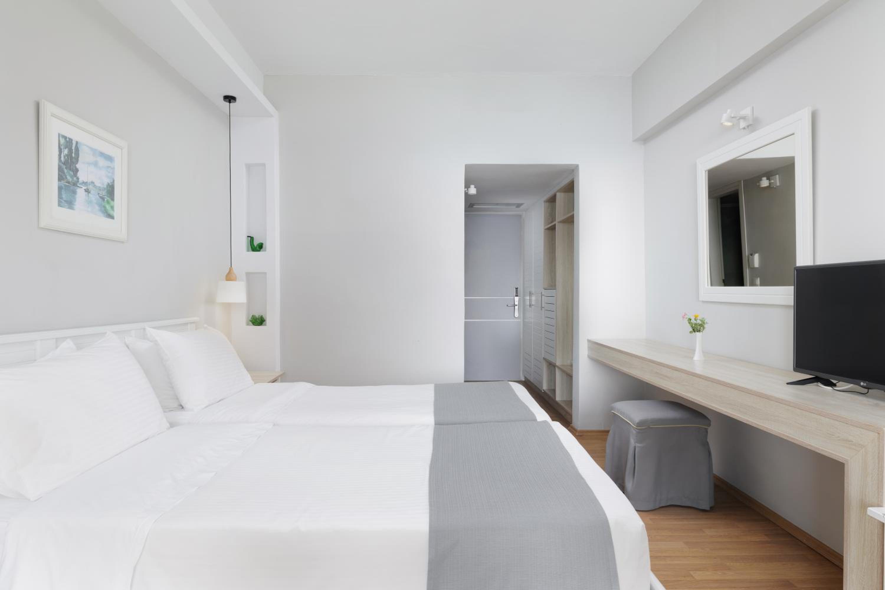 Superior Double or Twin Room with Sea View photo 3