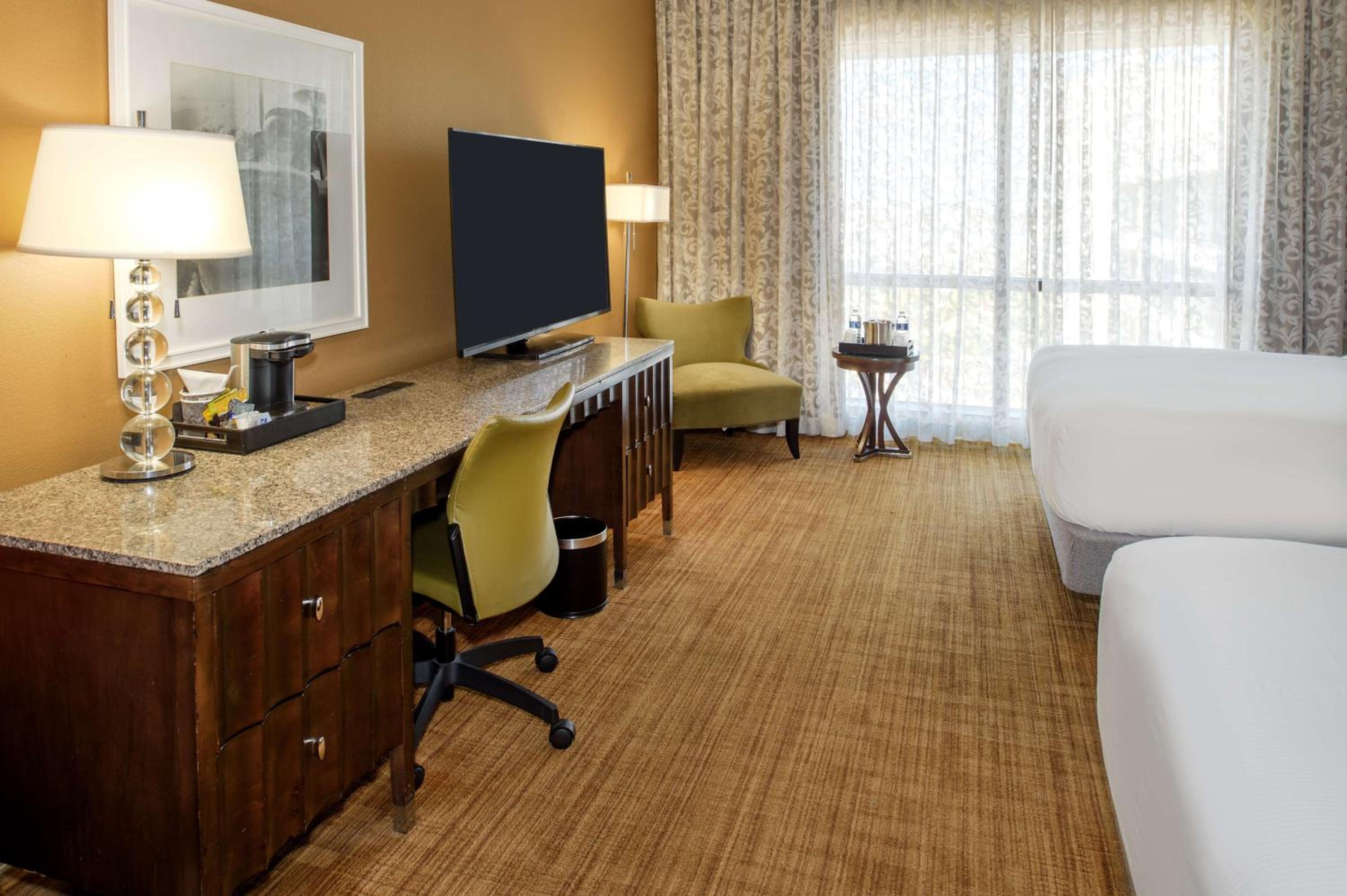 Queen Room with Two Queen Beds and Airport View - Photo 2
