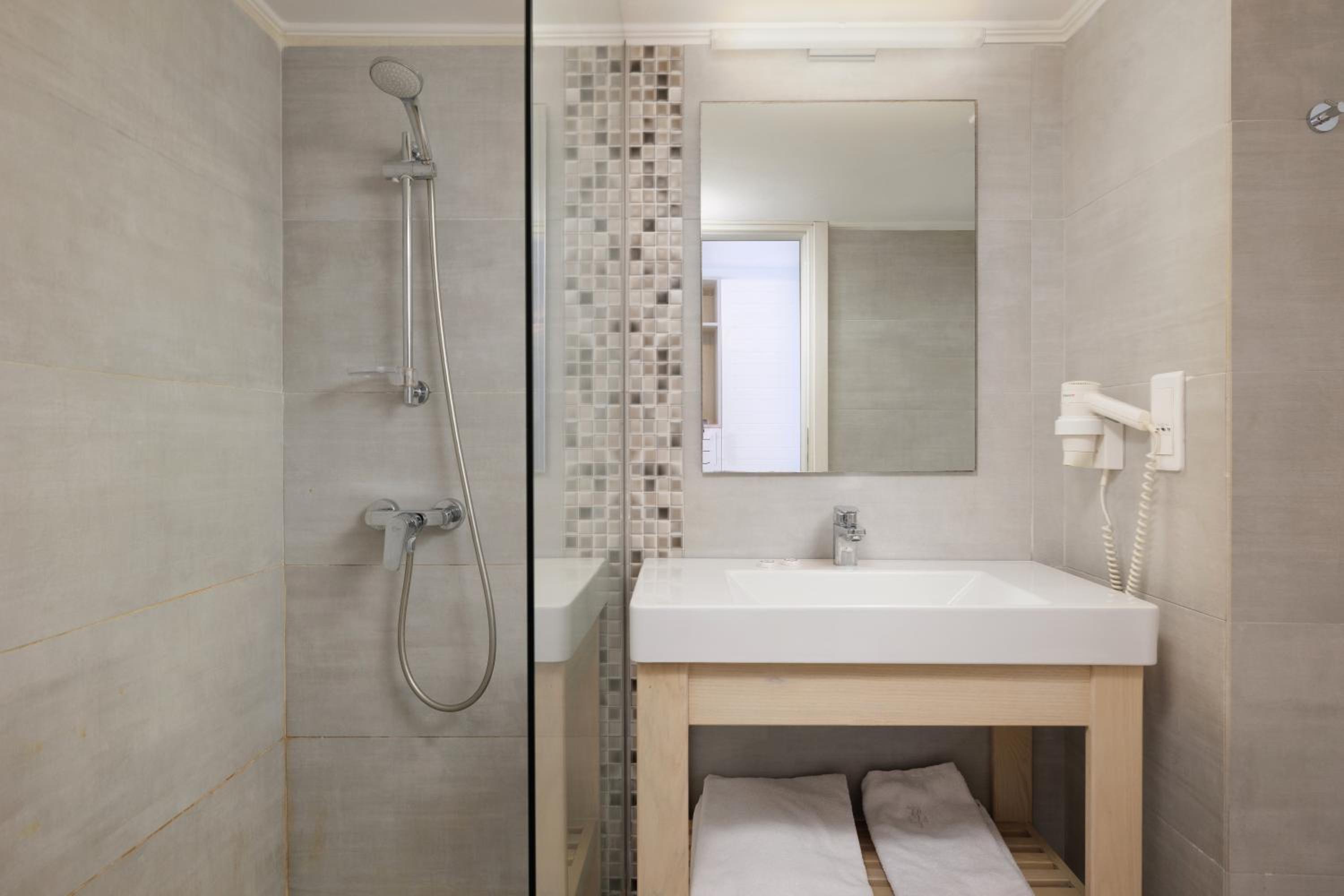 Double or Twin Room with Mountain View photo 3