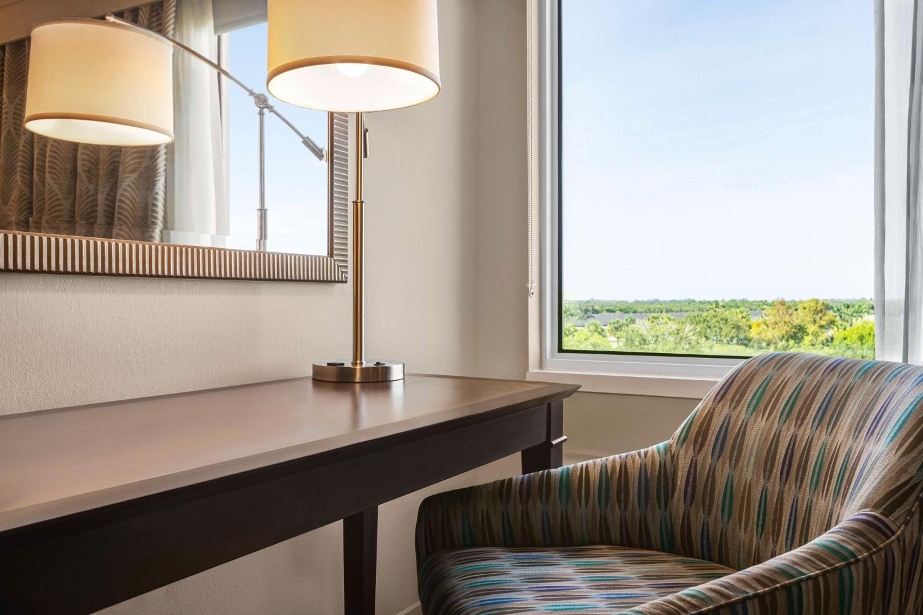Queen Room with Two Queen Beds - Mobility and Hearing Access/Non-Smoking photo 2