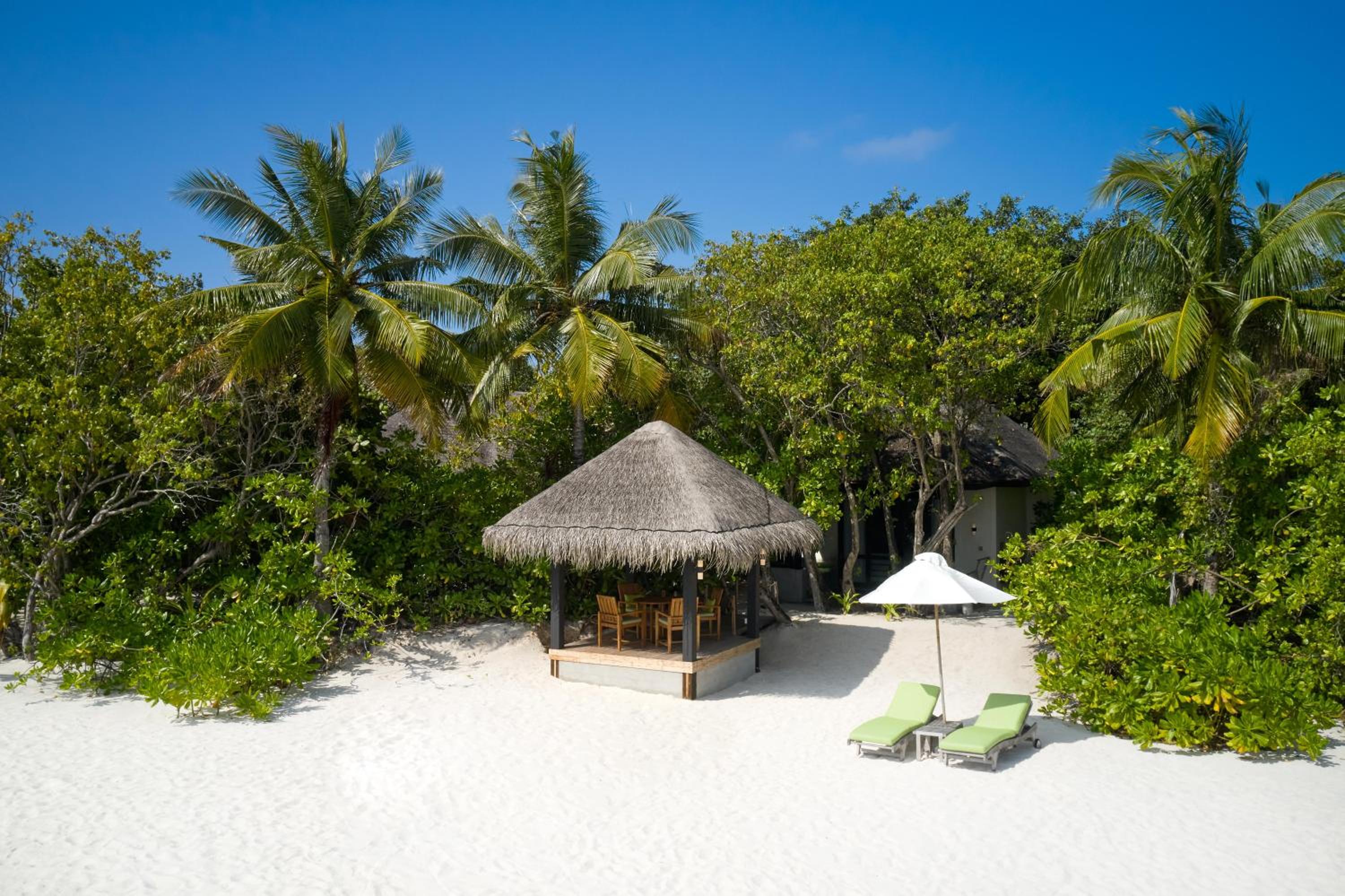 Beach Villa With Private Pool – Complimentary Room And Meal Plan Upgrade (For Half Board And Full Board) To Next Category, 50% Discount On Domestic Transfers And Kids Up To 12 Years Go Free On The Same Meal Plan. - Photo 3