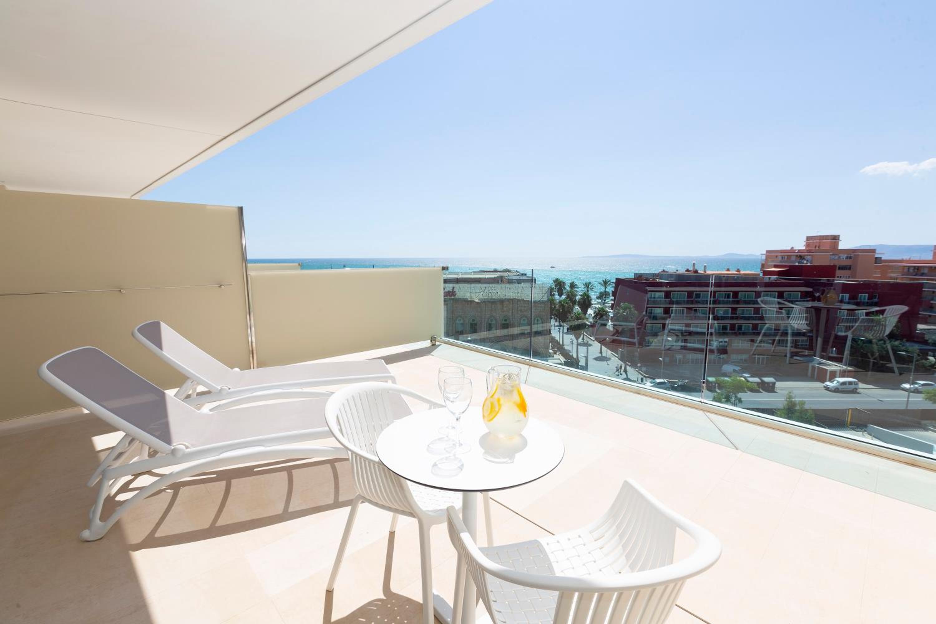 Suite Junior con vista al mar. Suite Junior con vista al mar.