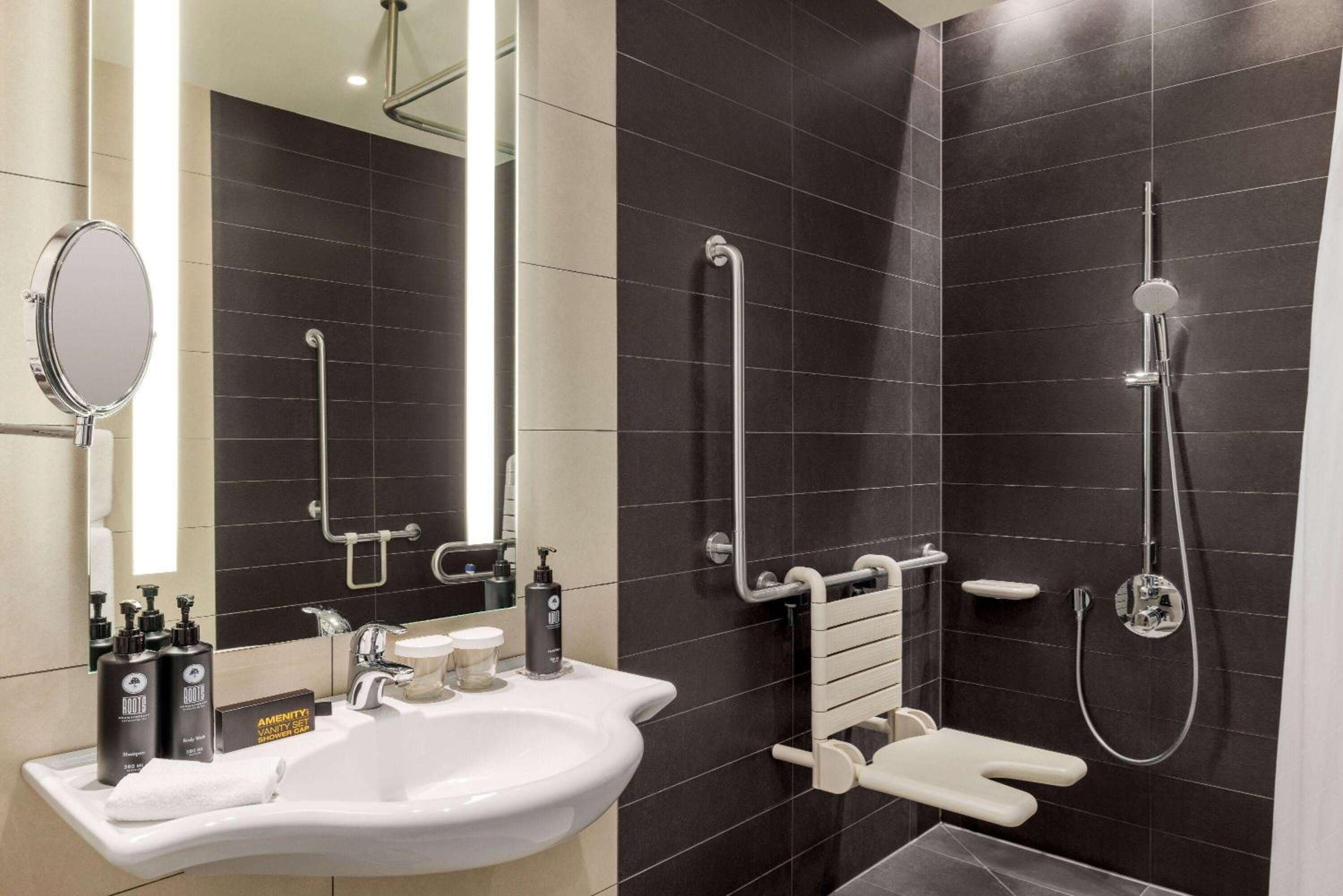 King Room - Accessible - Photo 6