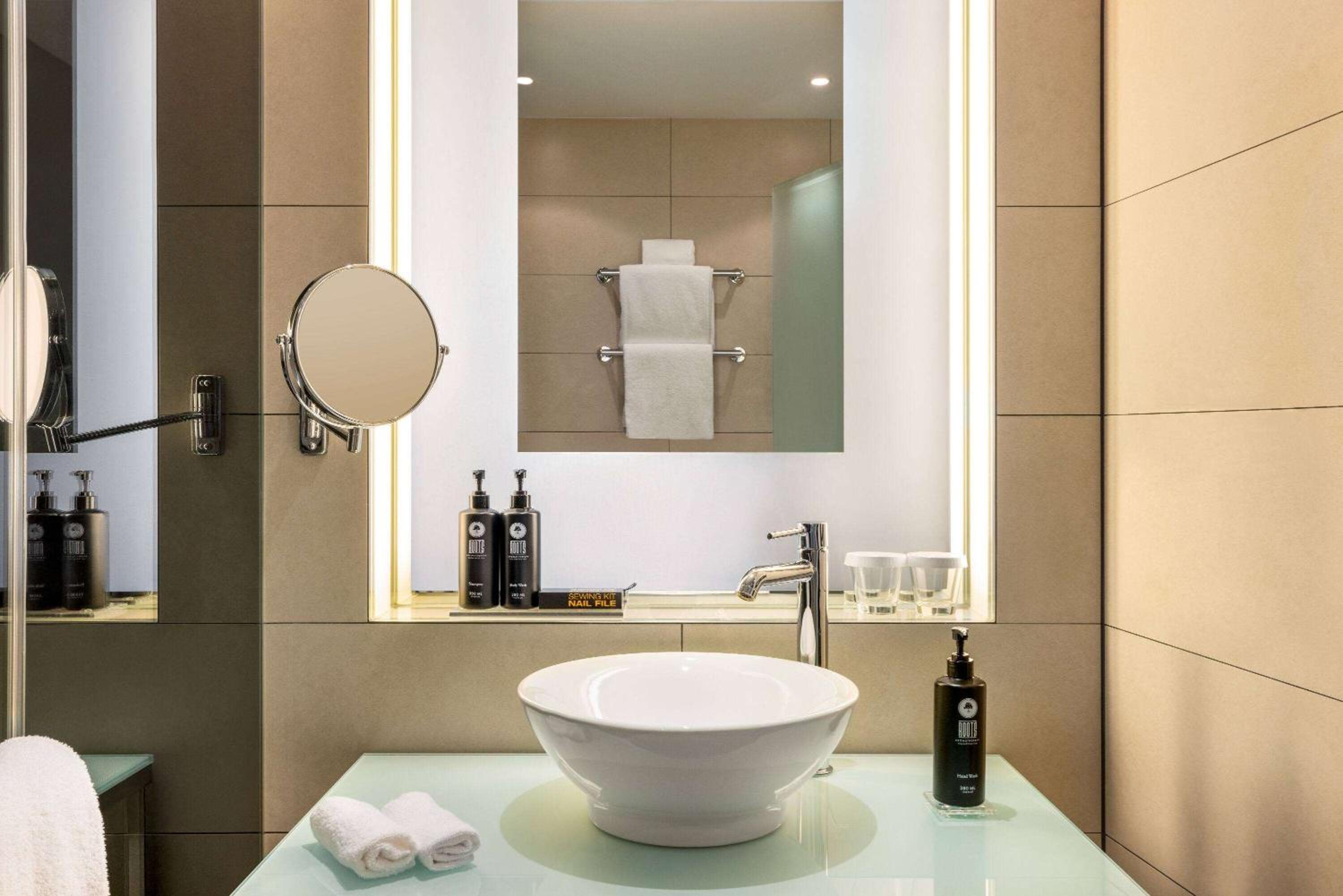 King Room - Accessible - Photo 8