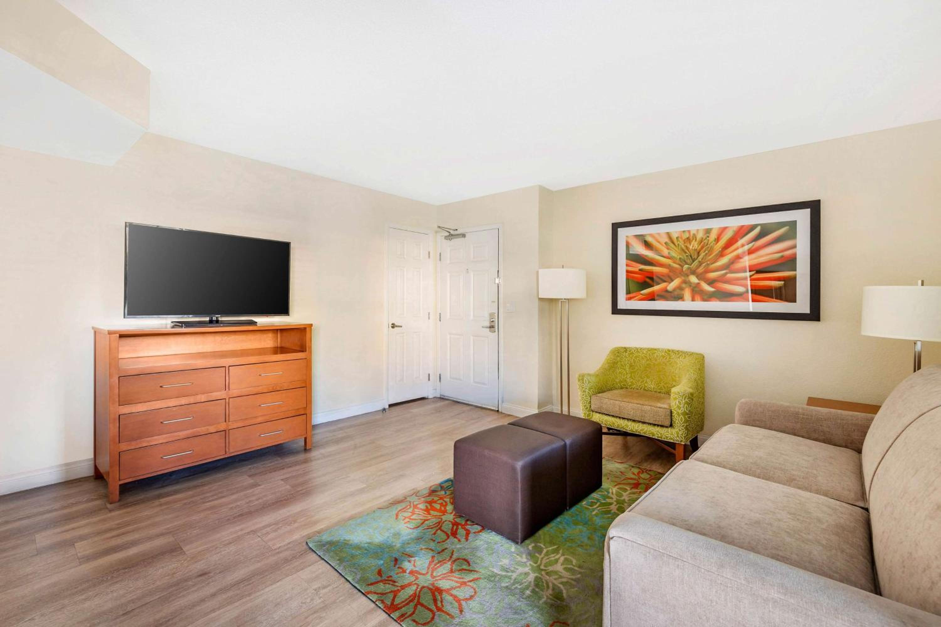 1 BEDROOM 1 KING SUITE ACCESSIBLE TUB - Photo 3
