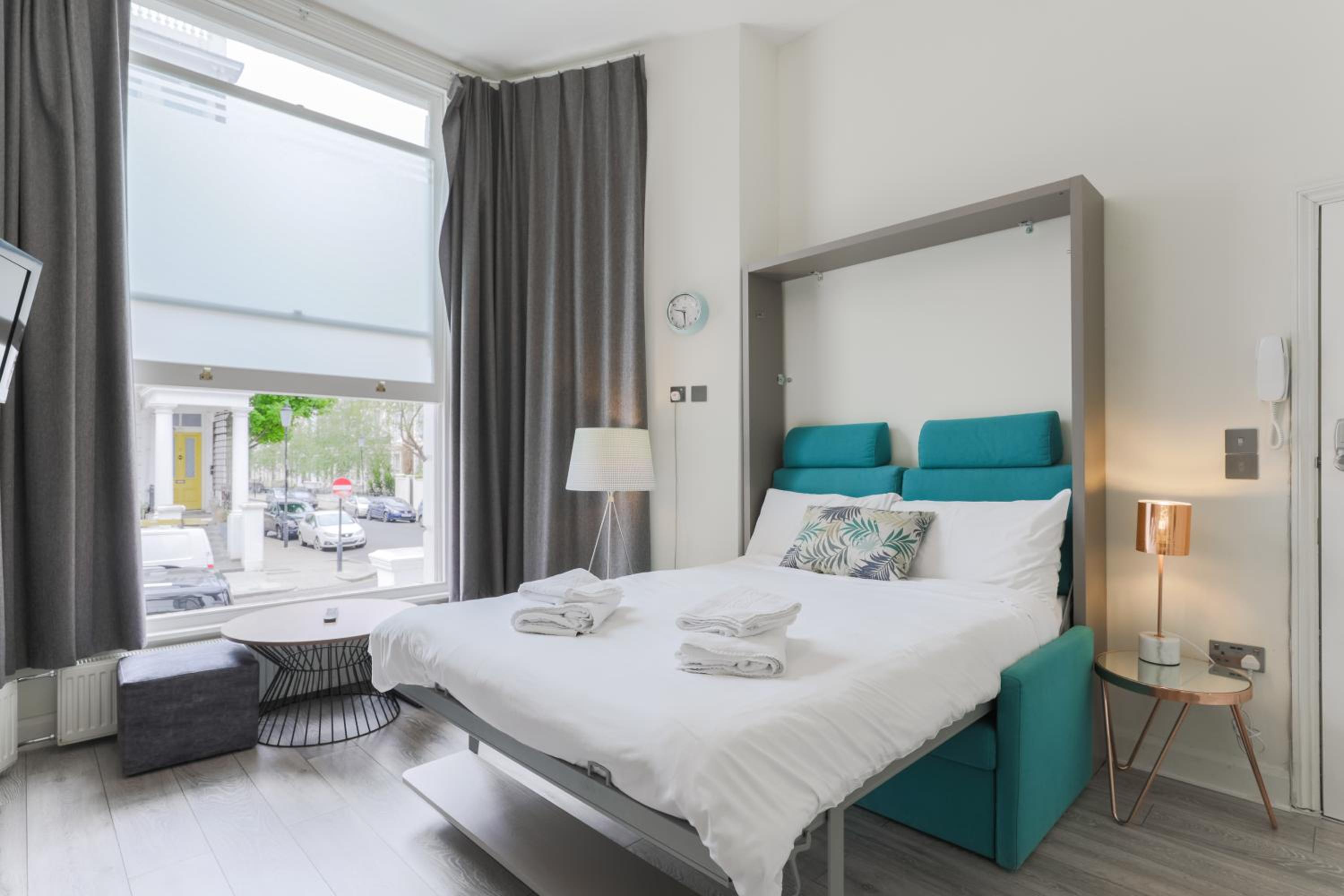 Studio Apartment photo 1