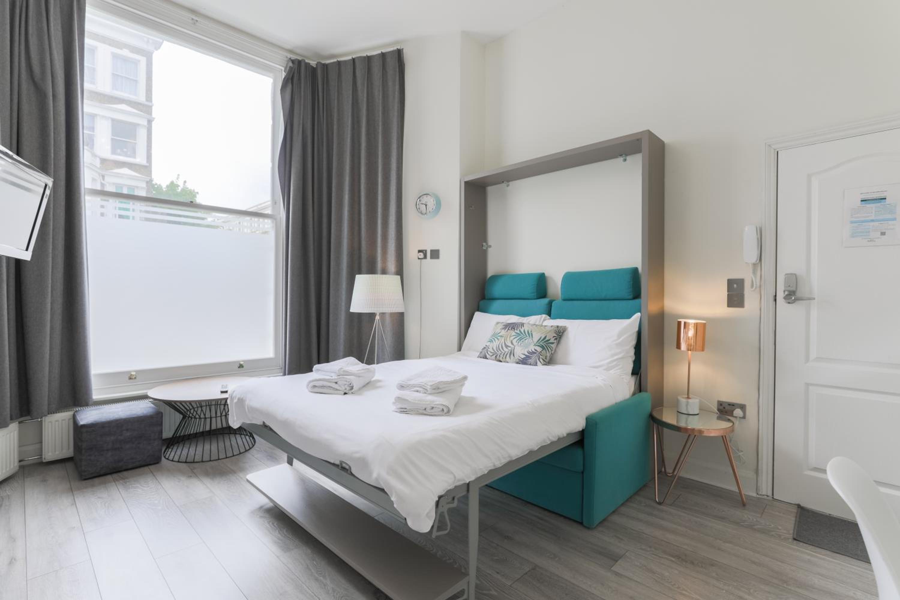 Studio Apartment photo 2