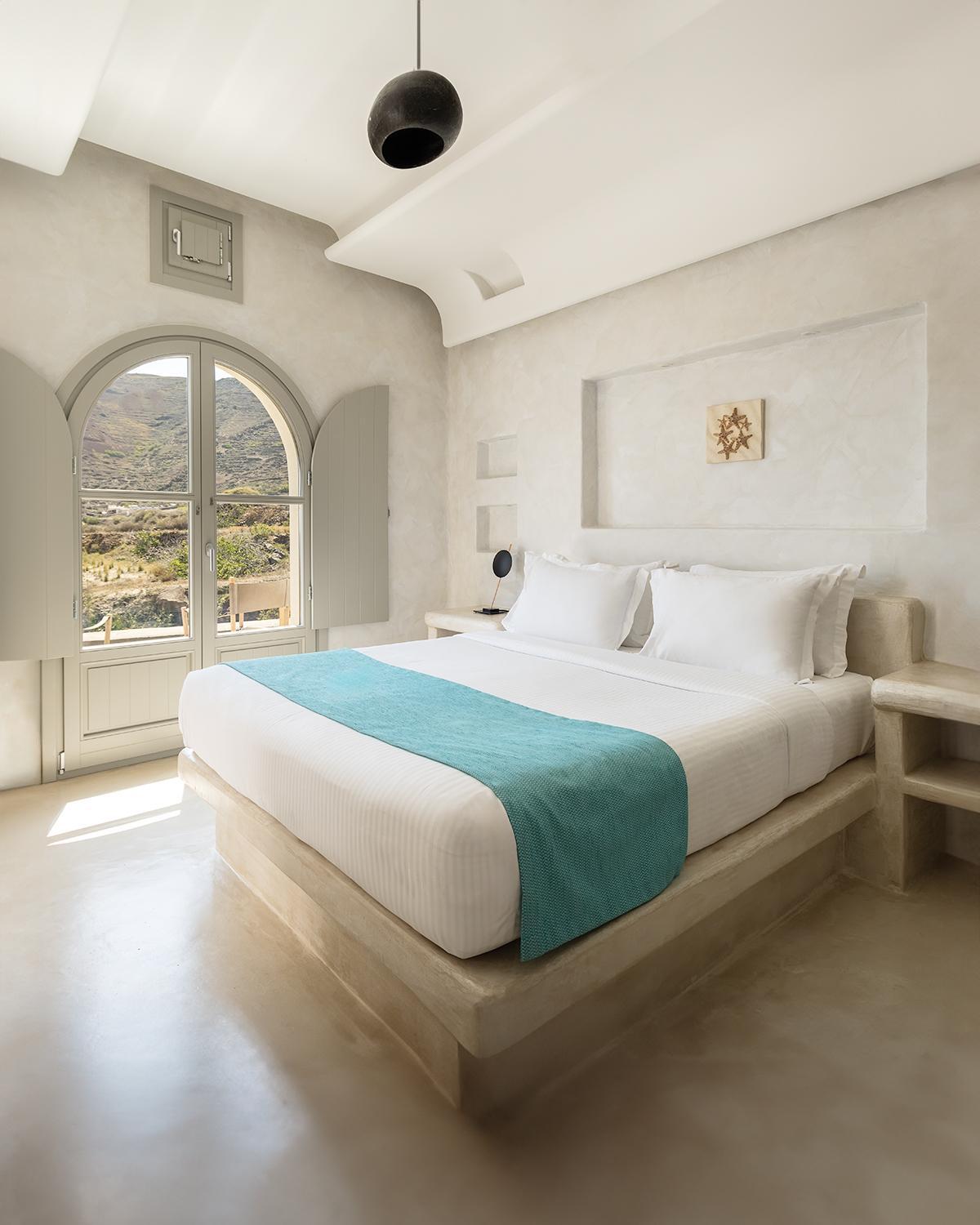 Deluxe Suite with Sea View - Photo 1