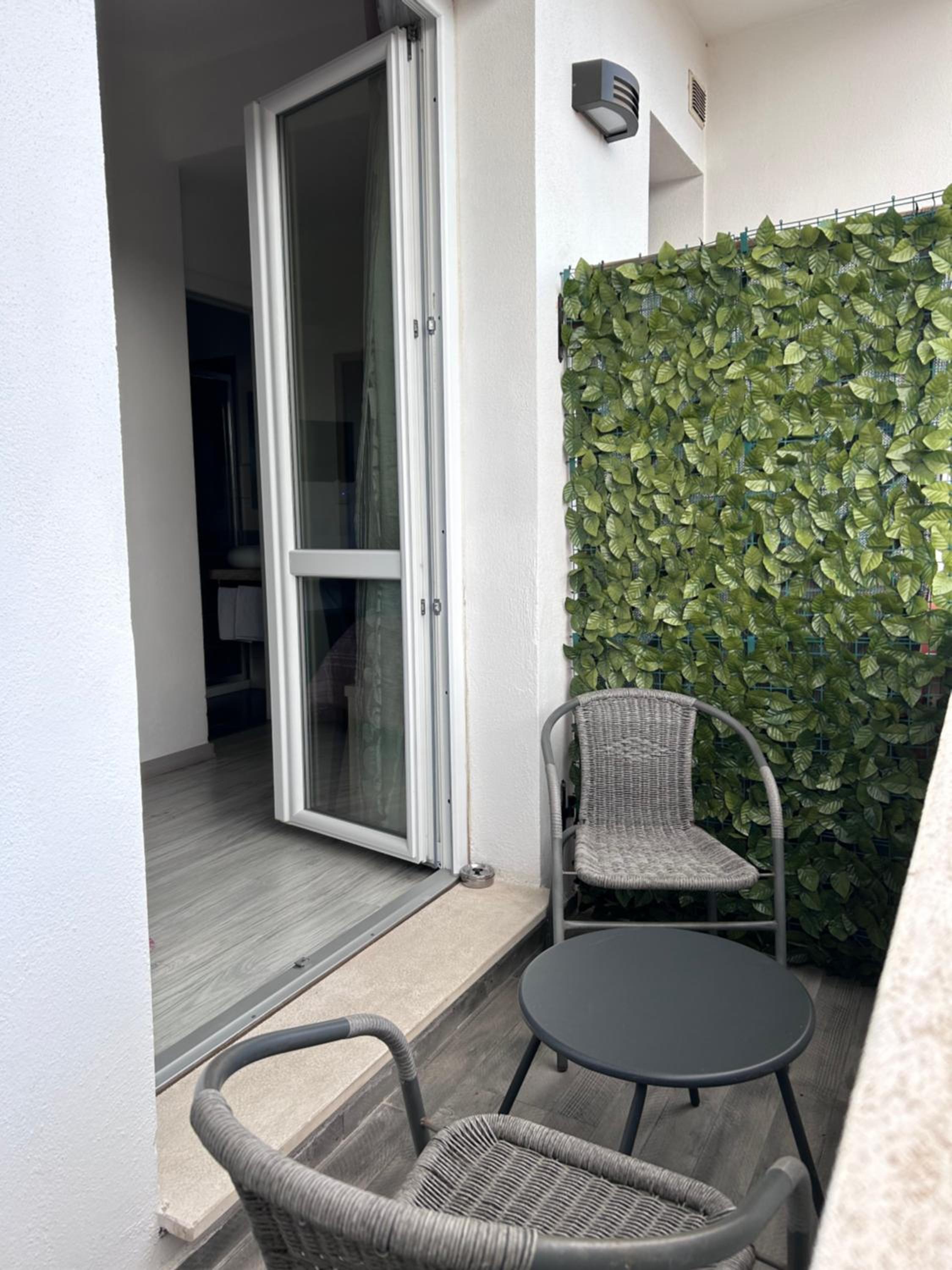 Double Room with Balcony - Photo 40