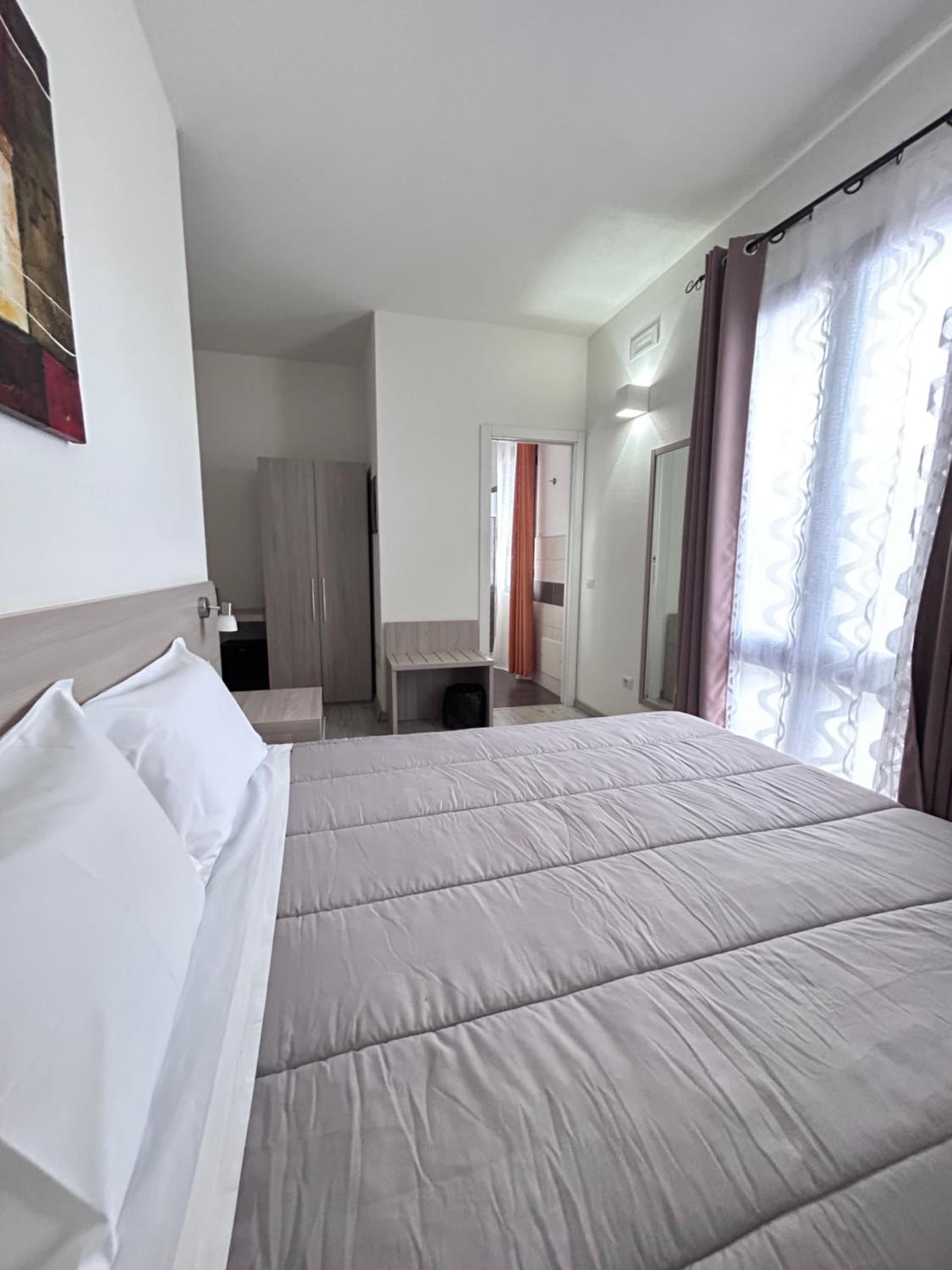 Double Room with Balcony - Photo 33