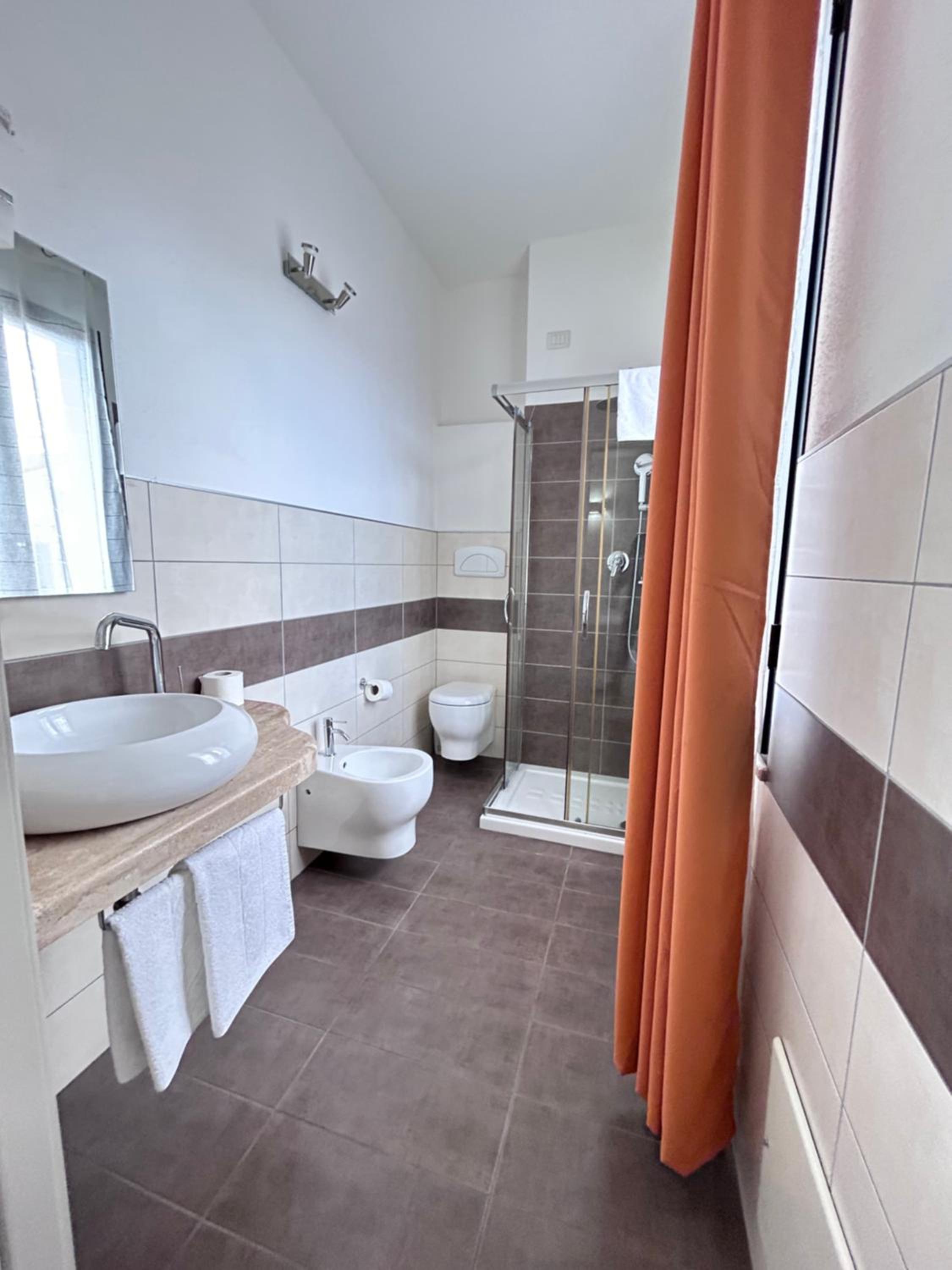 Double Room with Balcony - Photo 31