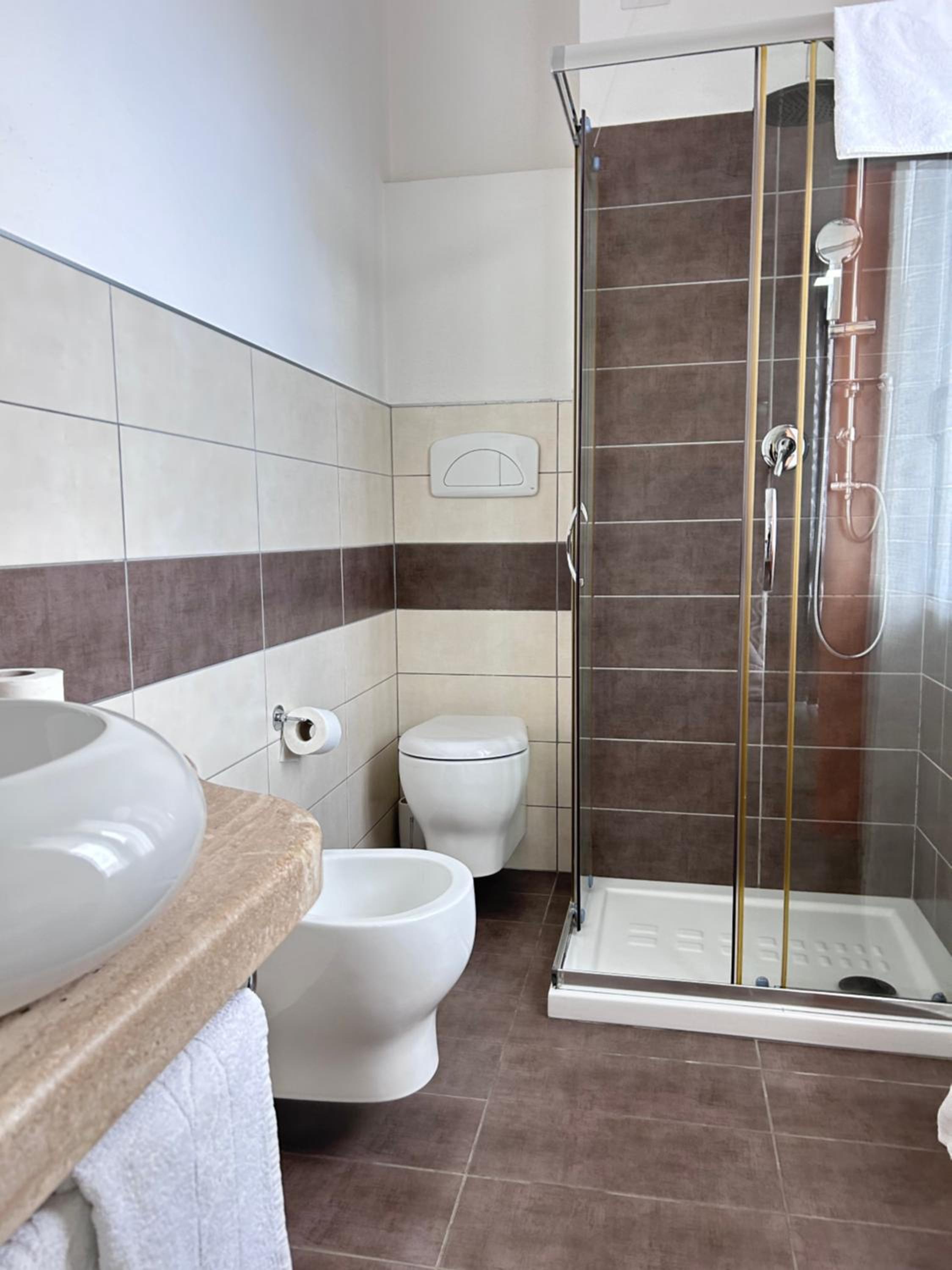 Double Room with Balcony - Photo 29