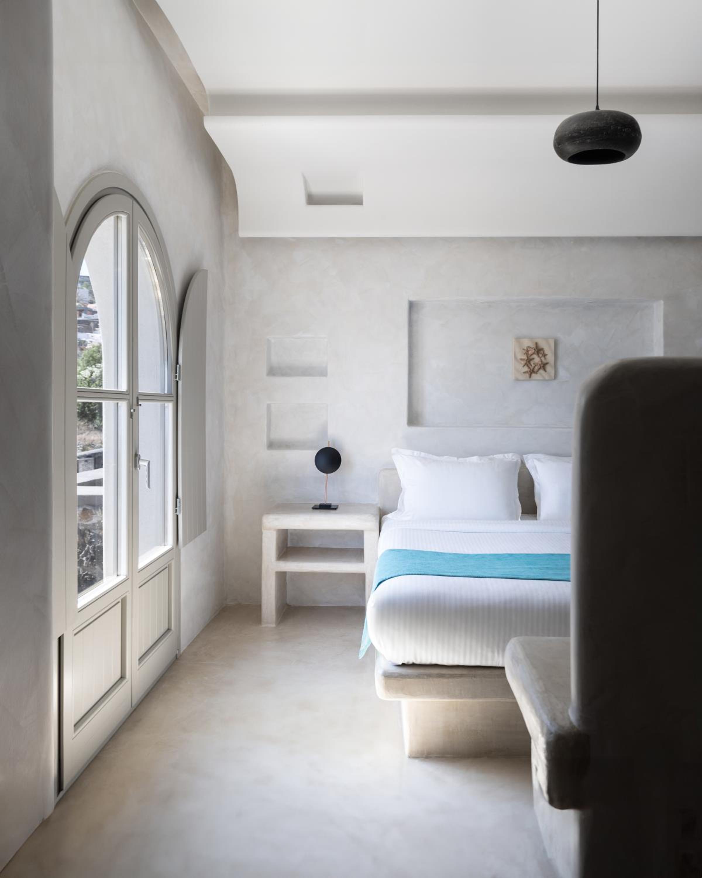 Deluxe Suite with Sea View - Photo 5