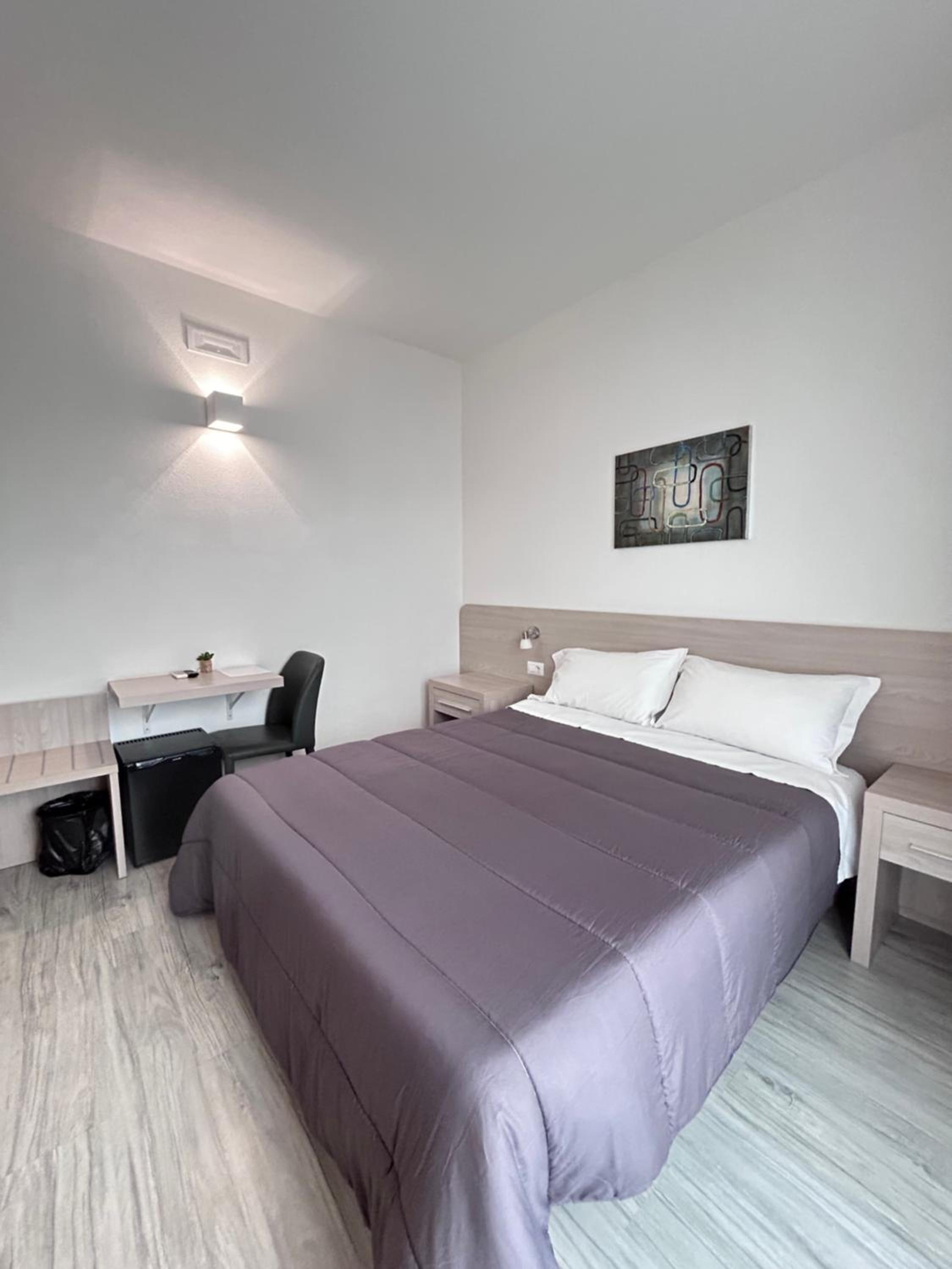Double Room with Balcony - Photo 25