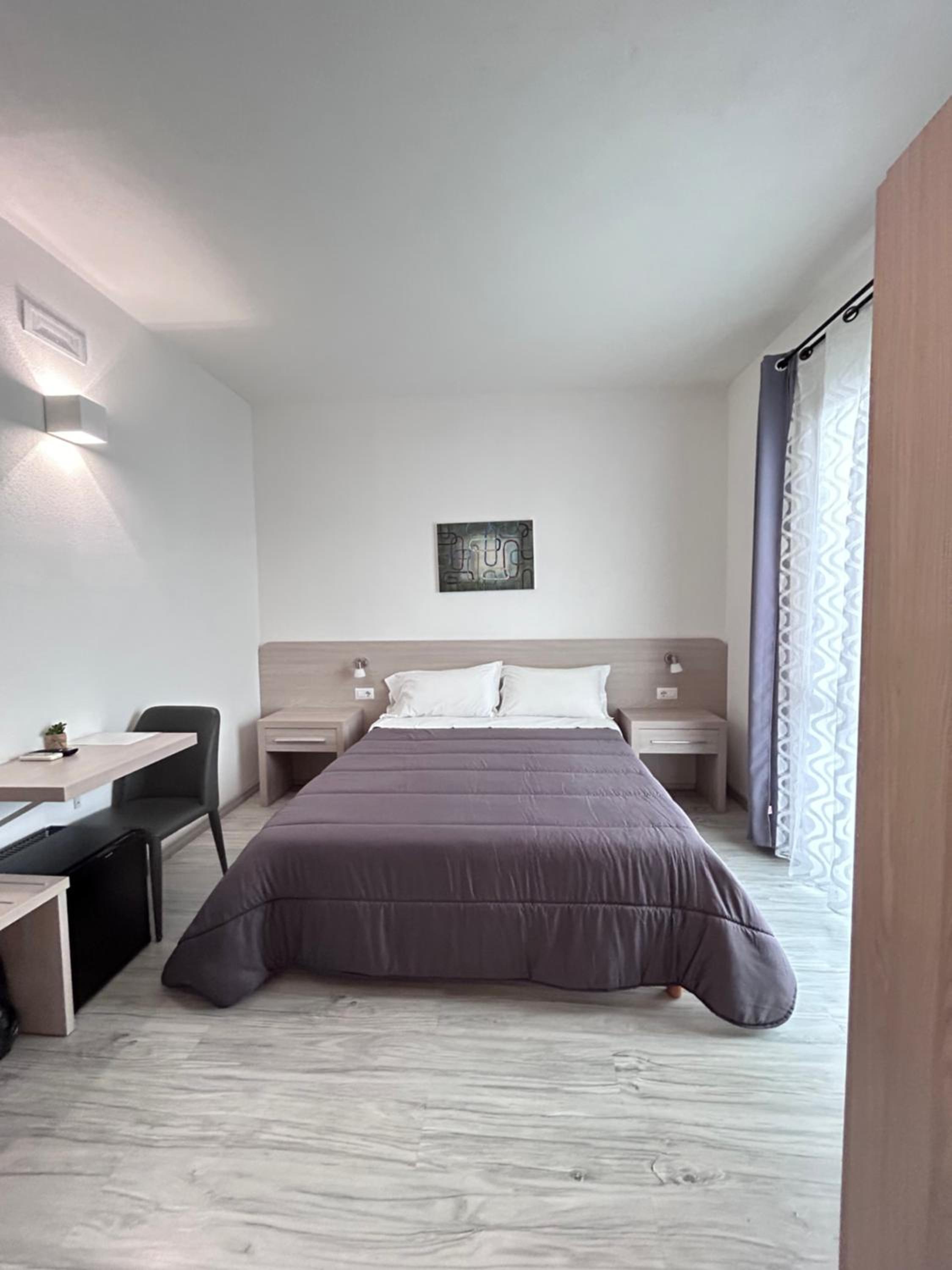 Double Room with Balcony - Photo 24