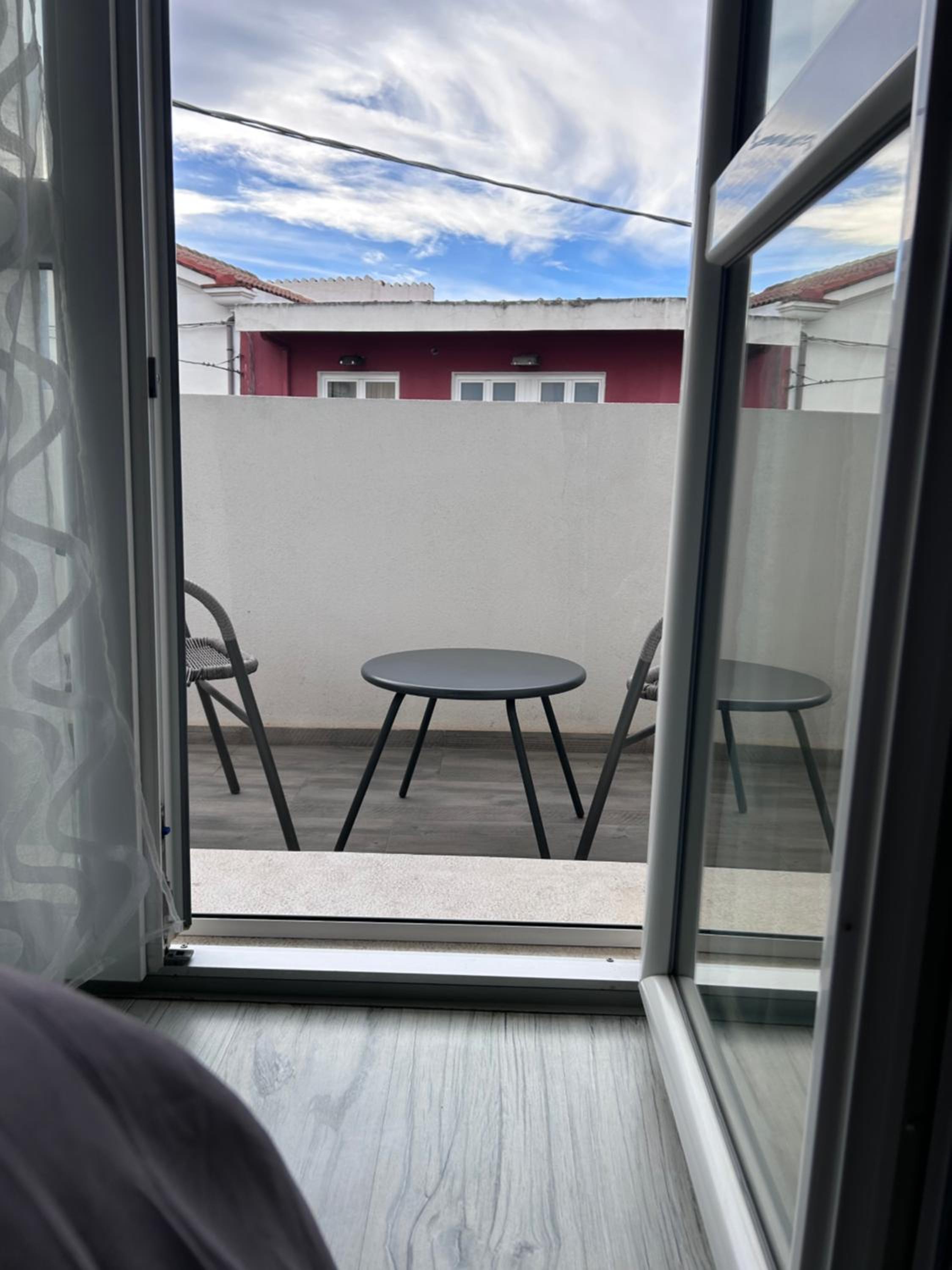 Double Room with Balcony - Photo 21