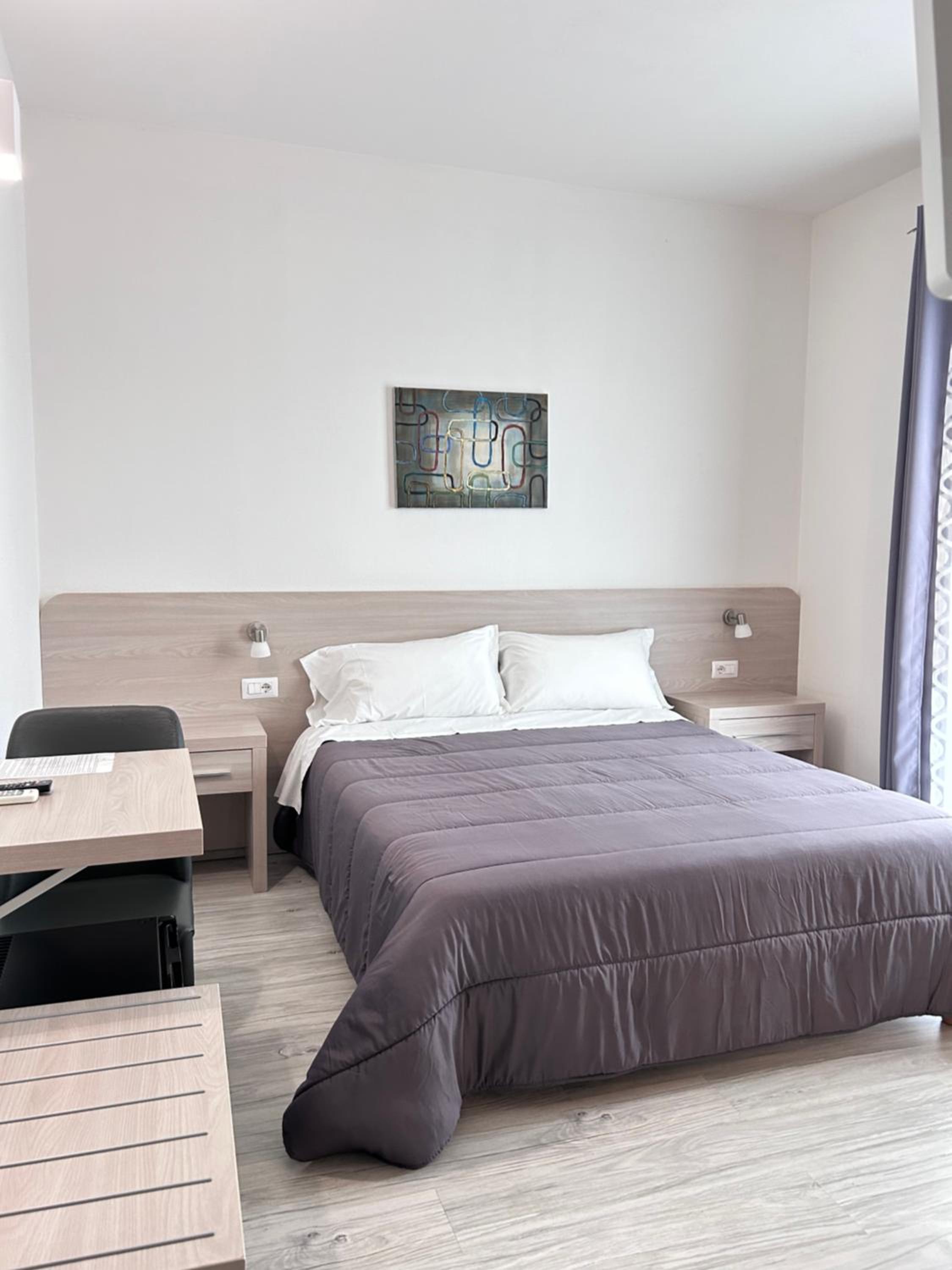 Double Room with Balcony - Photo 5