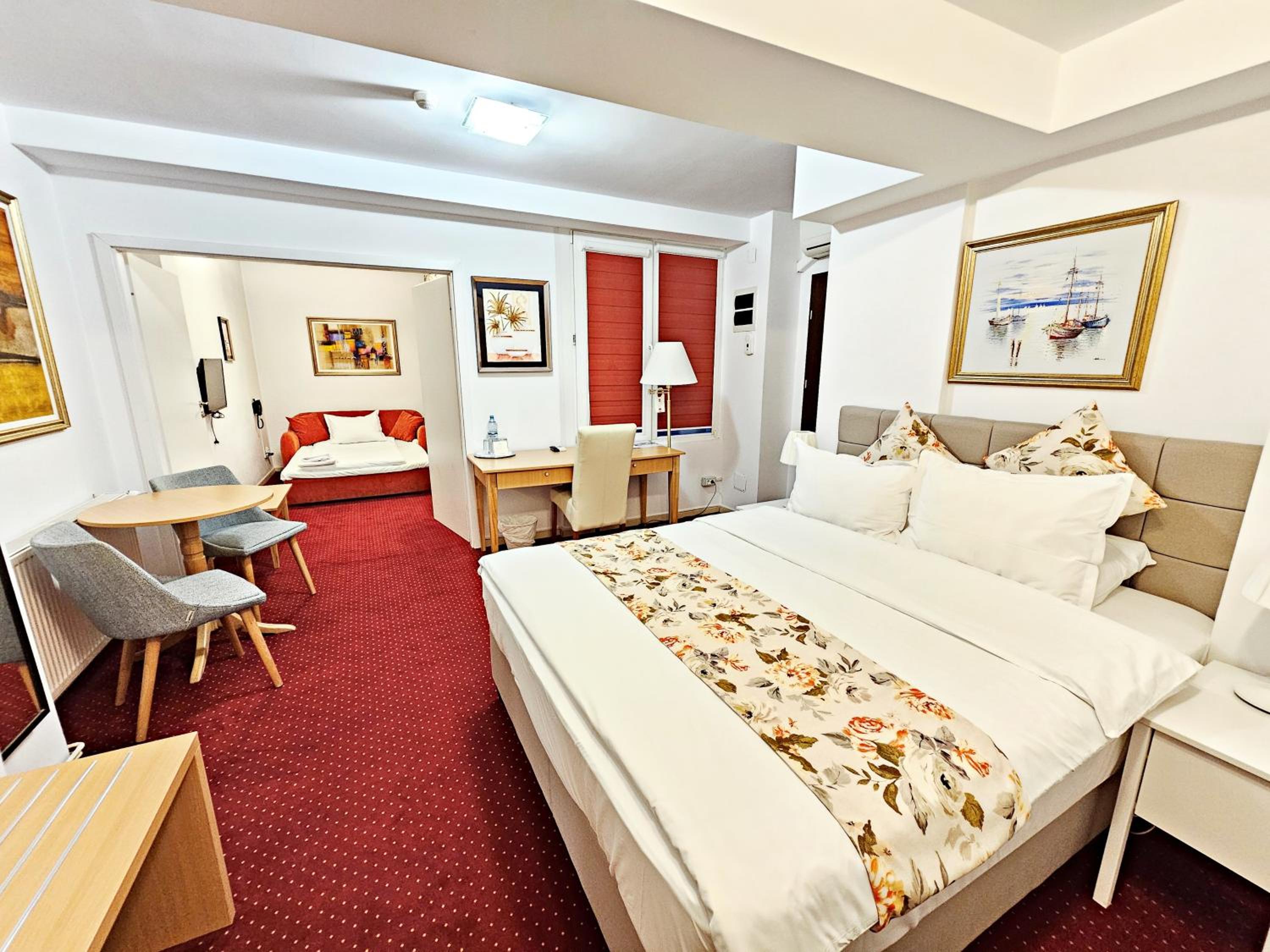 מלון בוקור אקומודיישן בוקרשט — Budget Triple Room