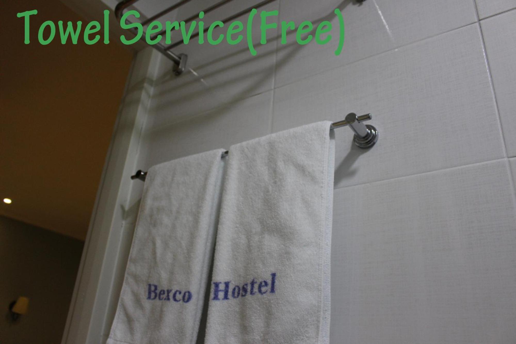 Double Room with Private Bathroom - Photo 8