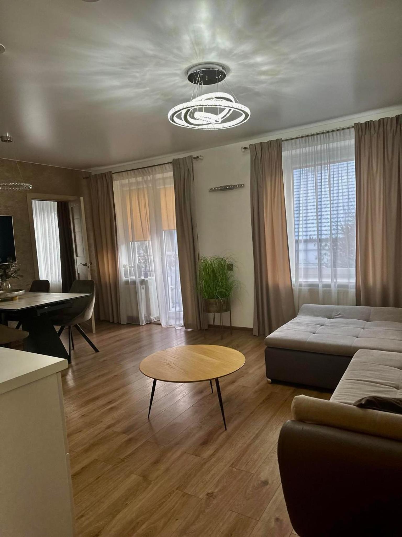 One-Bedroom Apartment photo 1