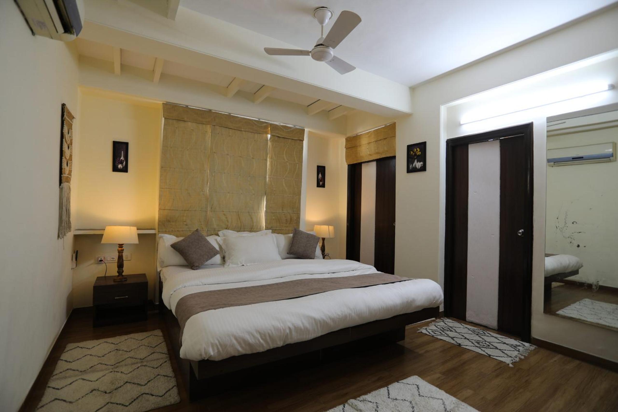 Three-Bedroom Apartment - Photo 28
