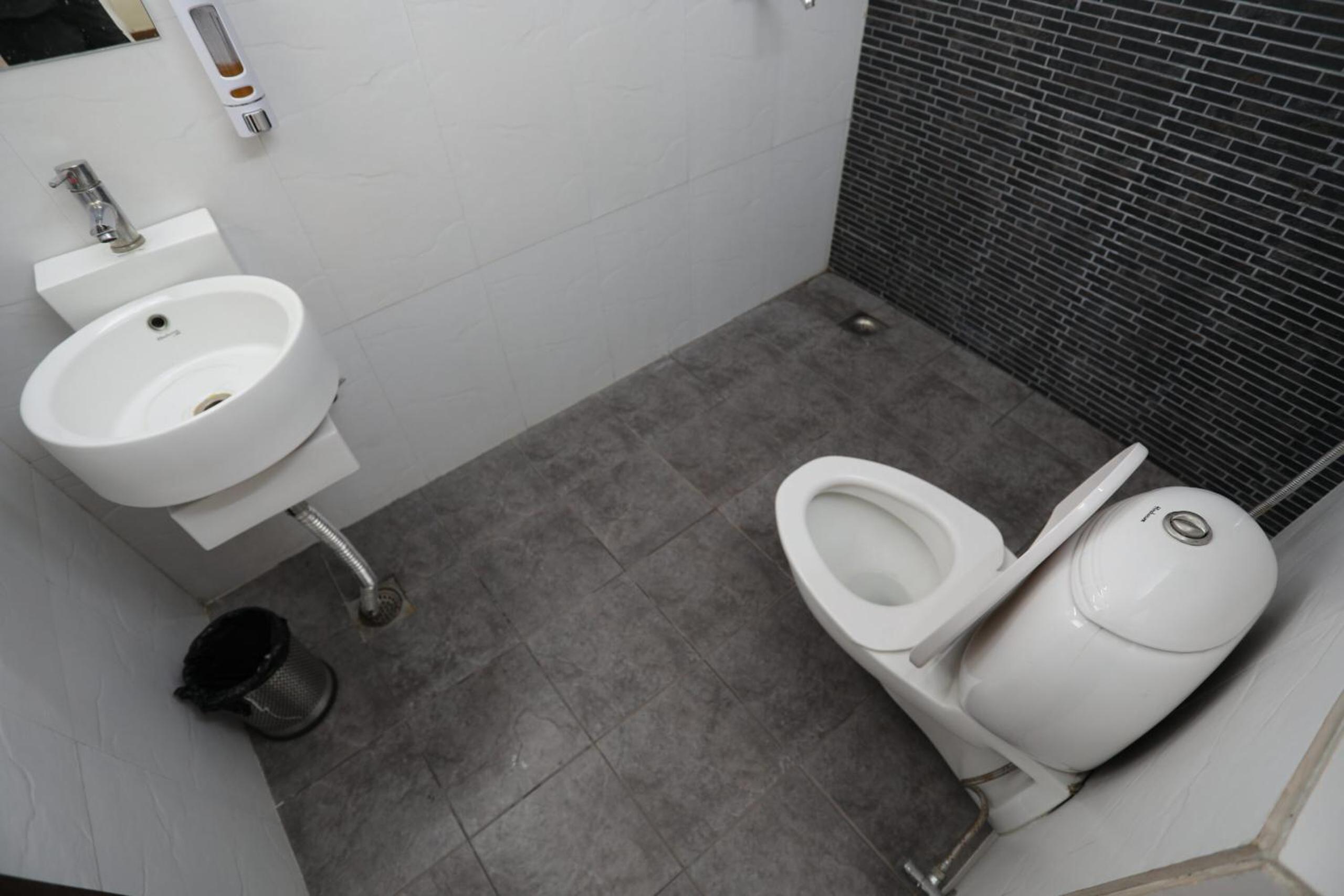 Three-Bedroom Apartment - Photo 27