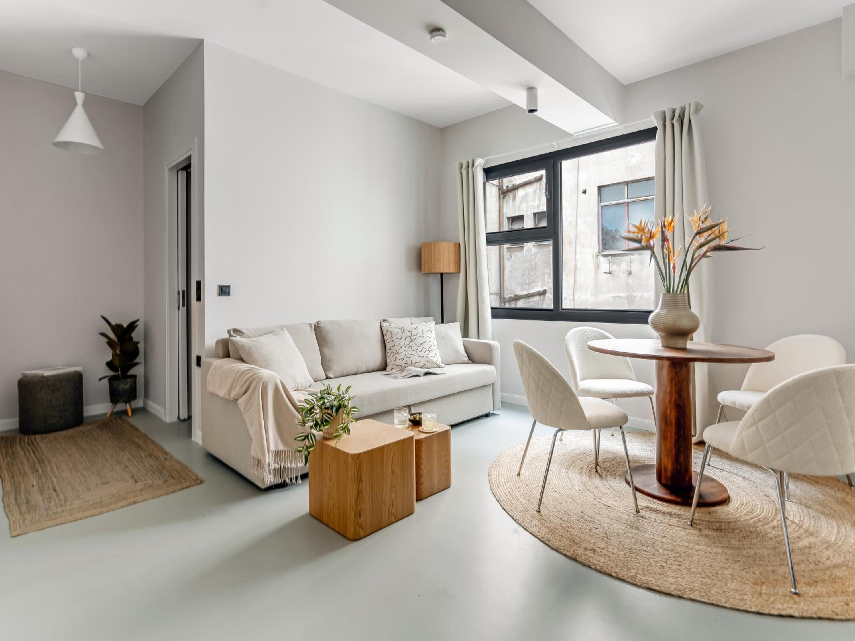 Deluxe Studio Apartment With Sofa Bed photo 1