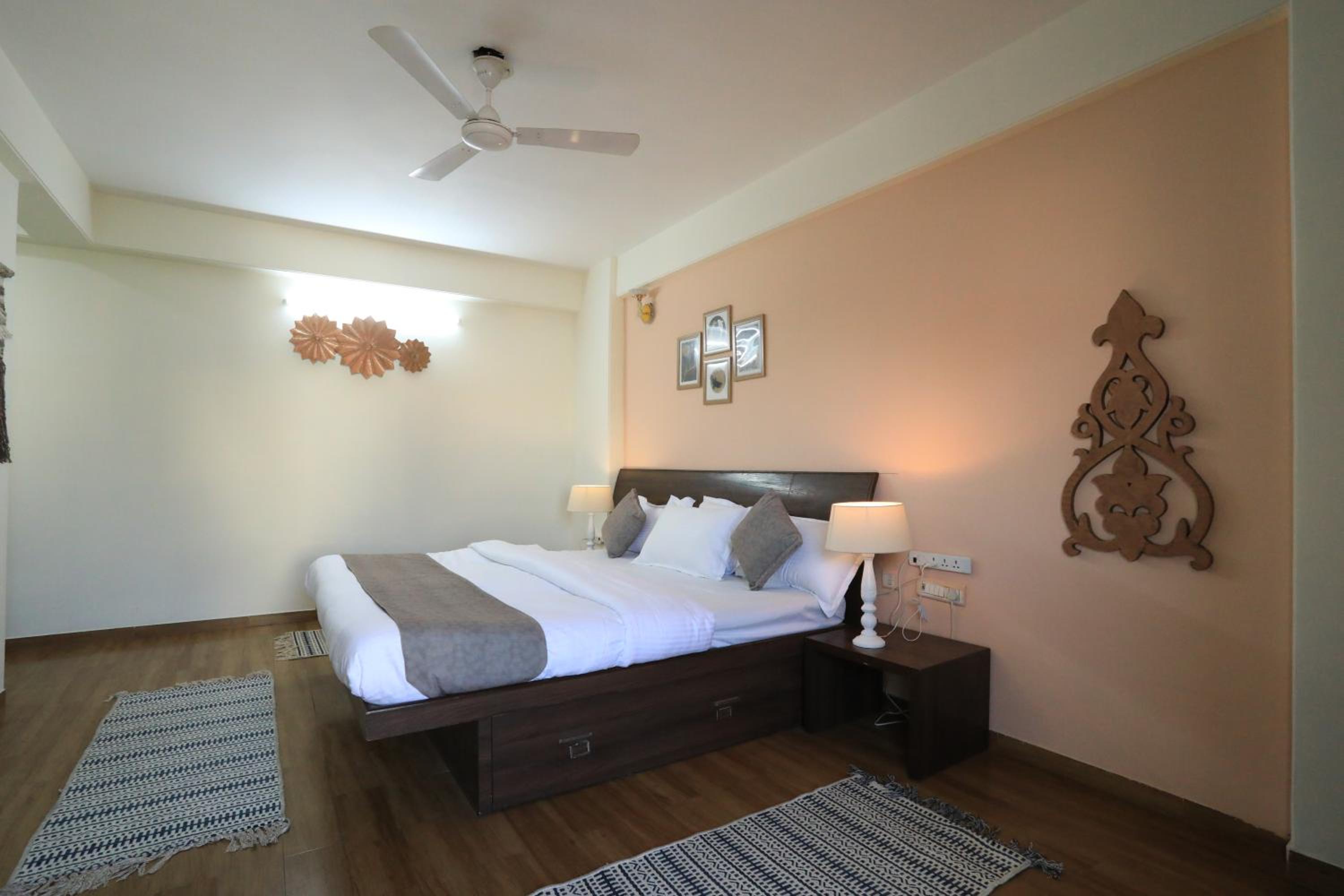 Three-Bedroom Apartment - Photo 34