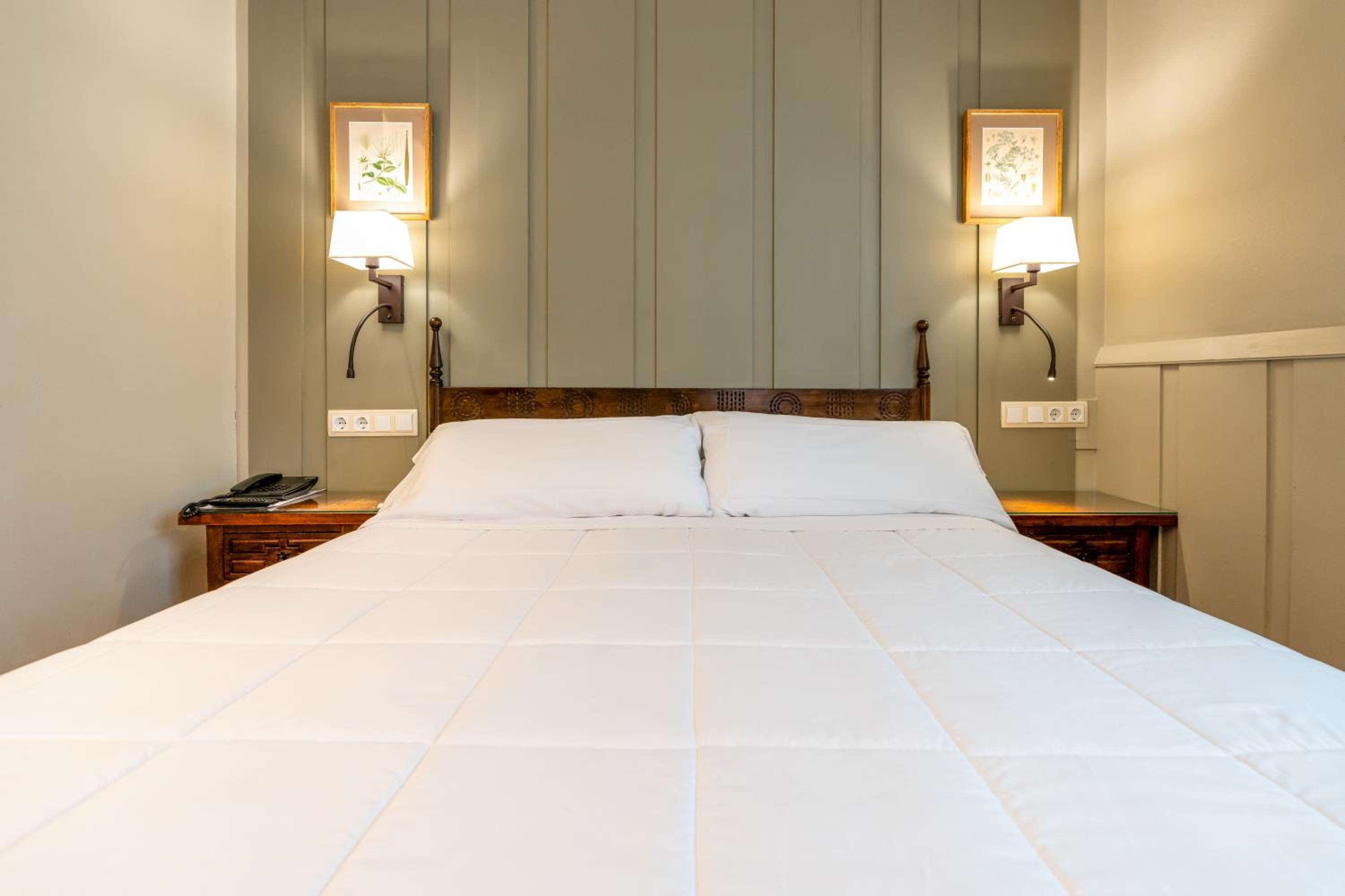 Double Room - Photo 14