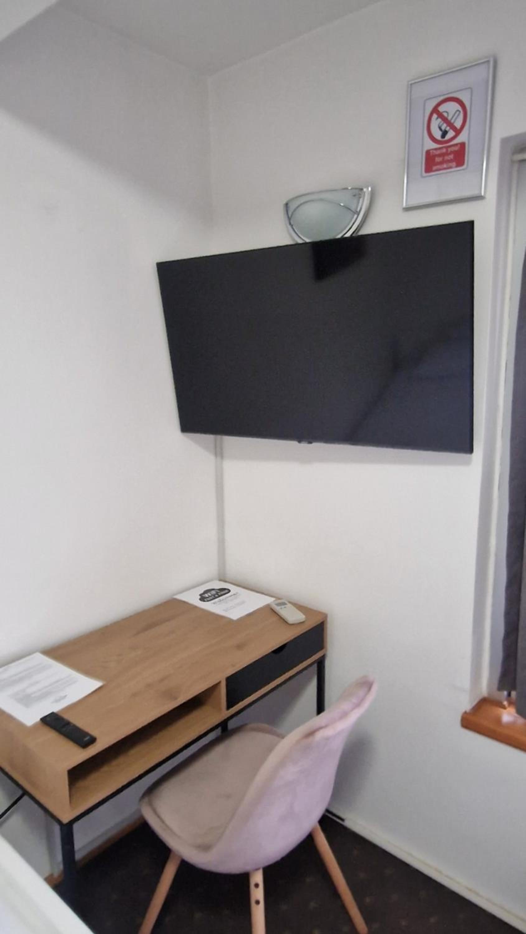 Double Room with Private Bathroom photo 3