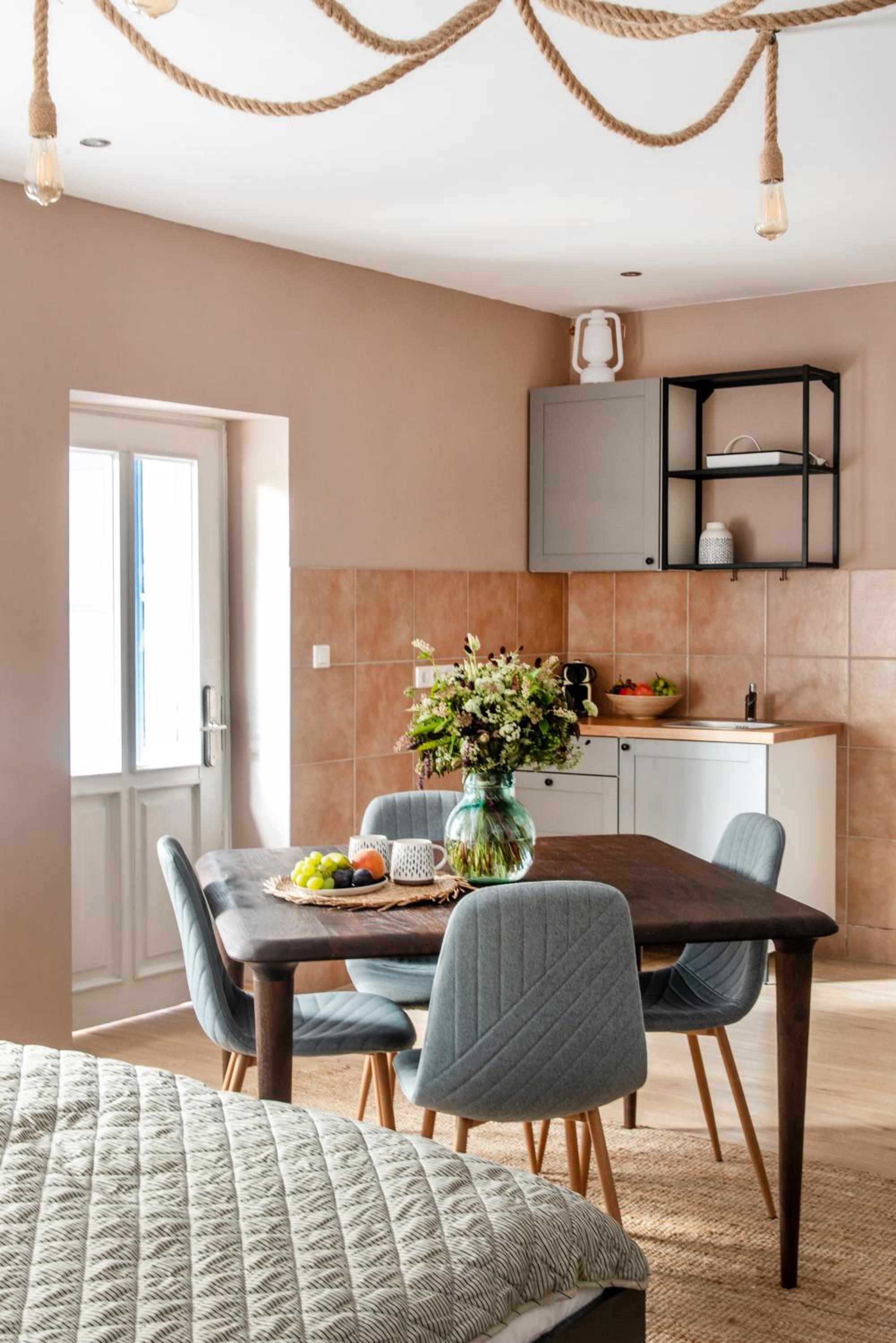 Four-Bedroom House - Photo 4