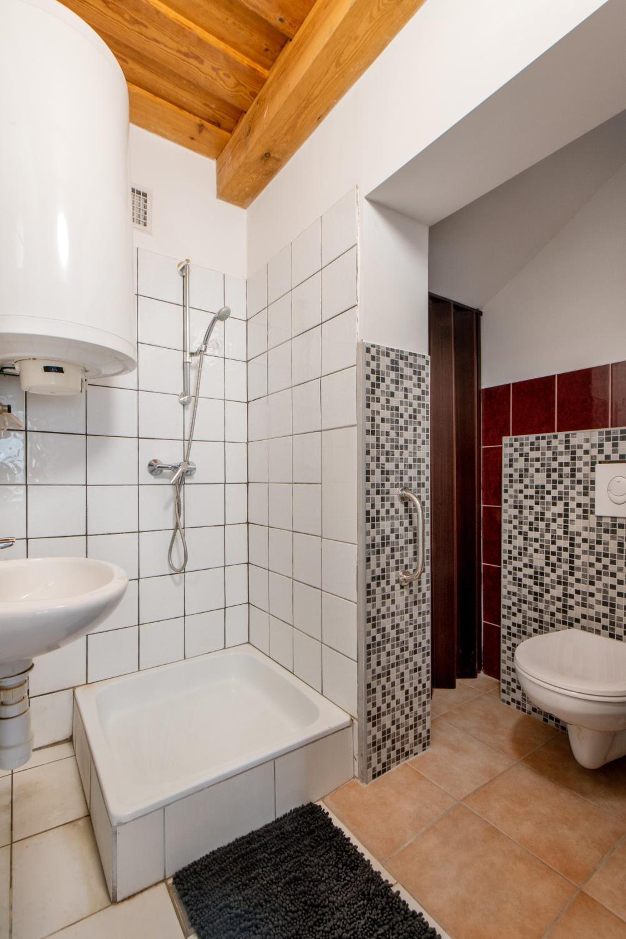 Four-Bedroom House - Photo 13
