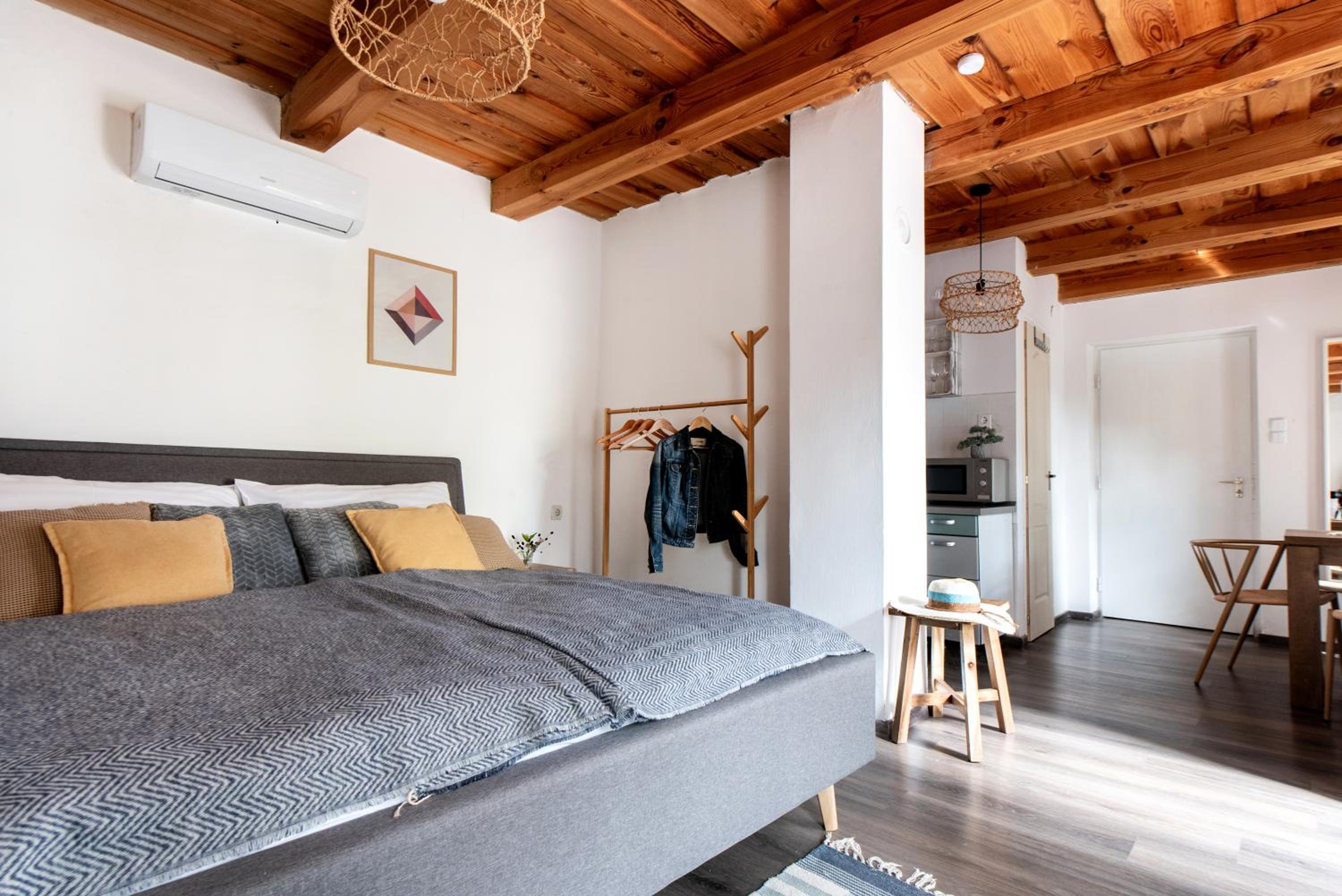 Four-Bedroom House - Photo 19