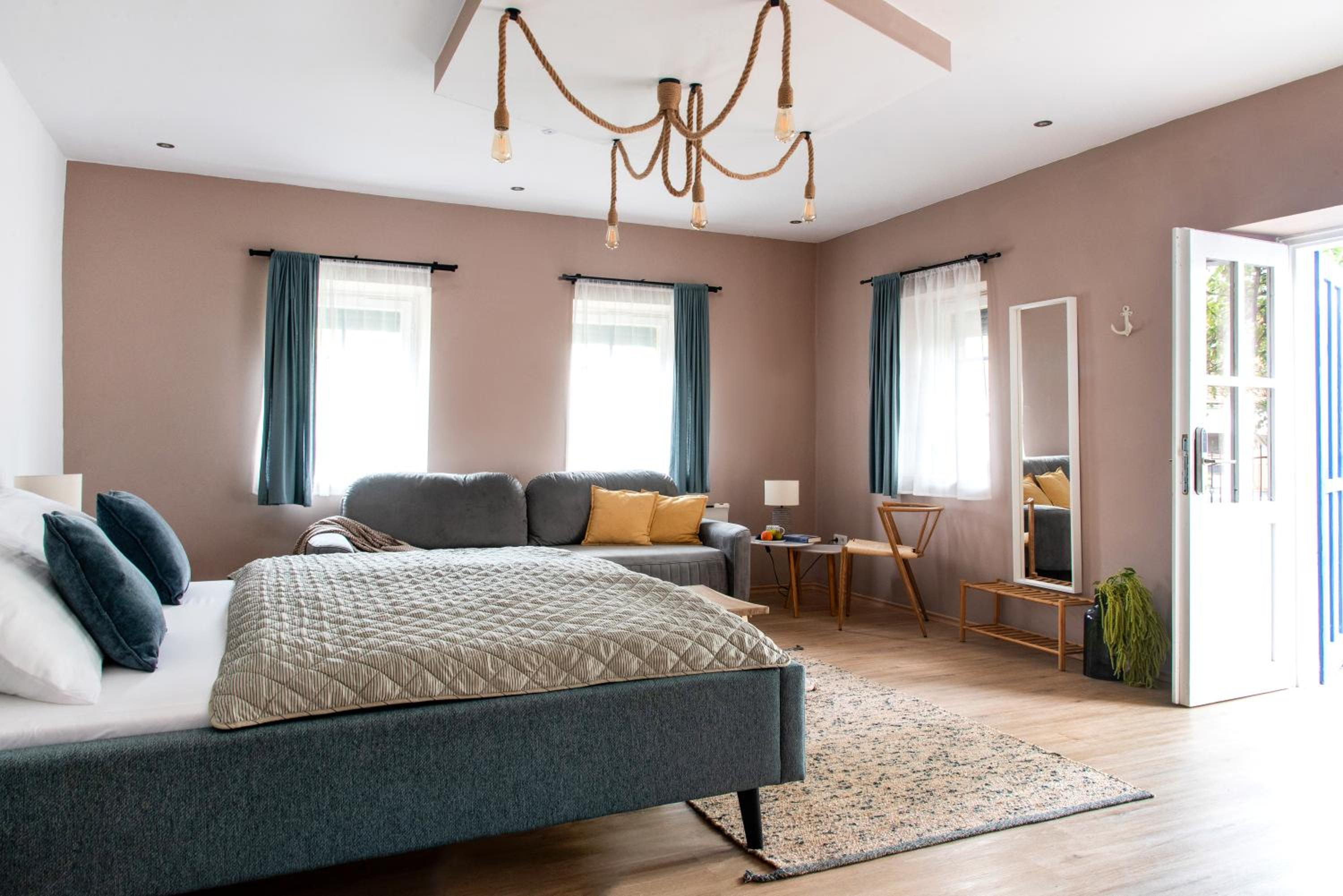 Four-Bedroom House - Photo 21