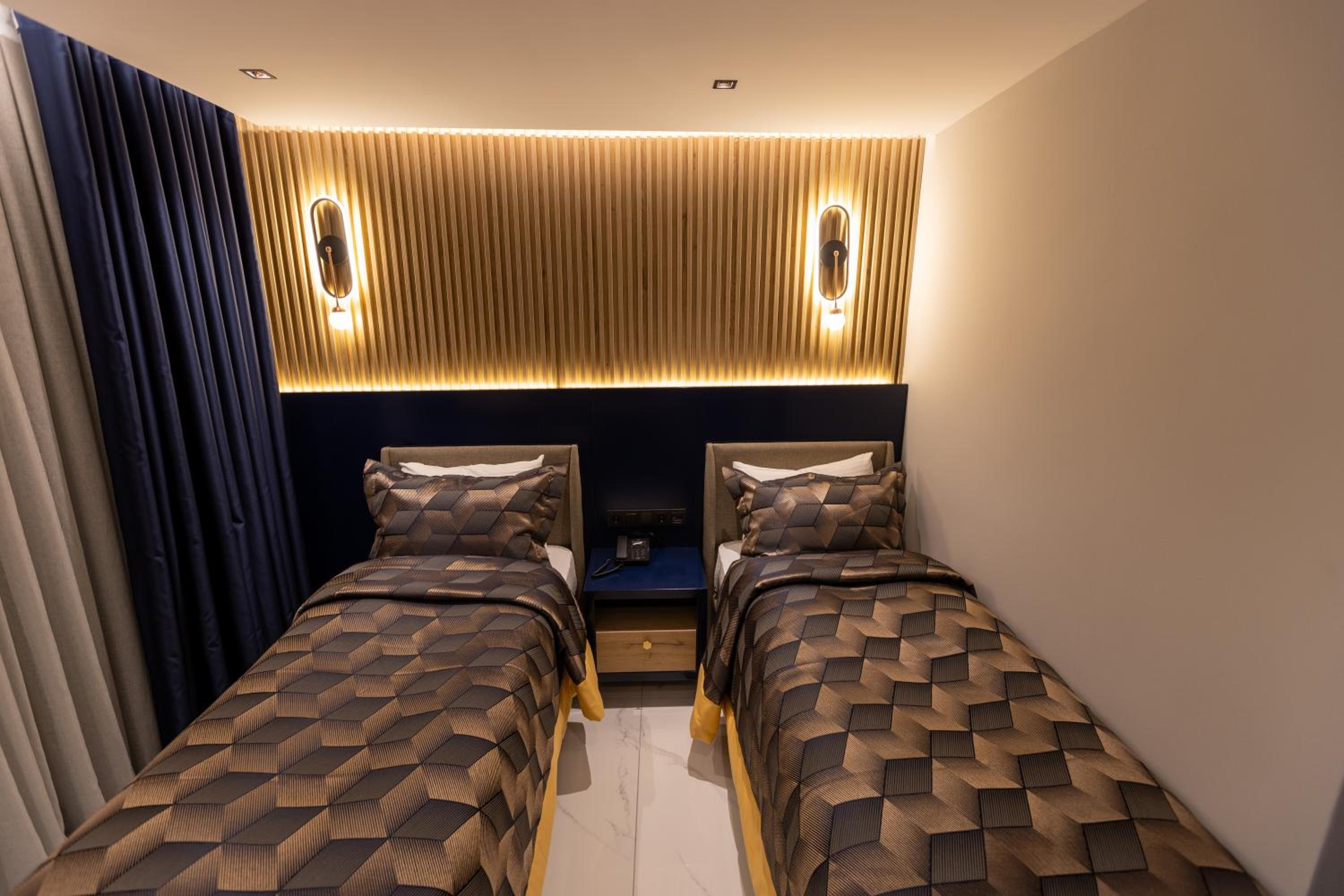 Twin Room with Balcony photo 2