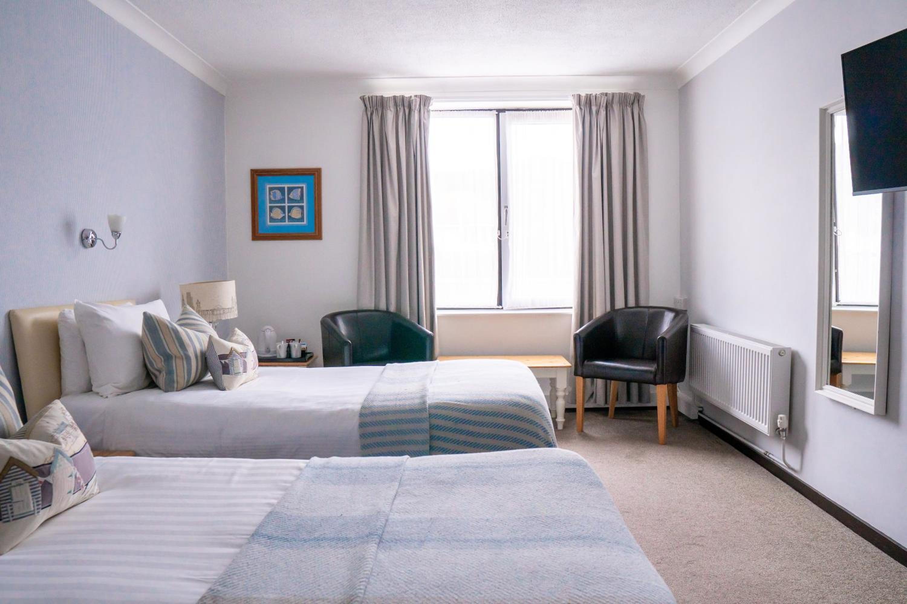 Standard Twin Room - Non-Smoking - Photo 6