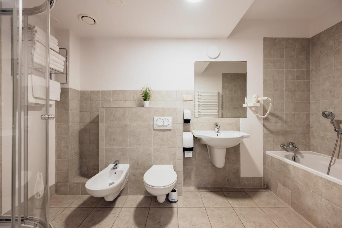 One-Bedroom Apartment - Photo 10