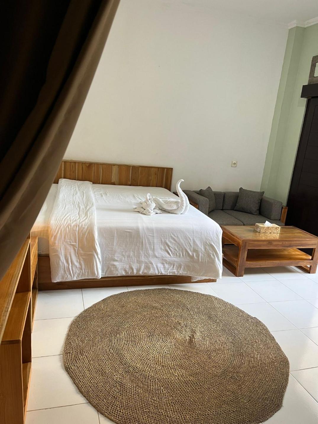 Standard King Room - Photo 16