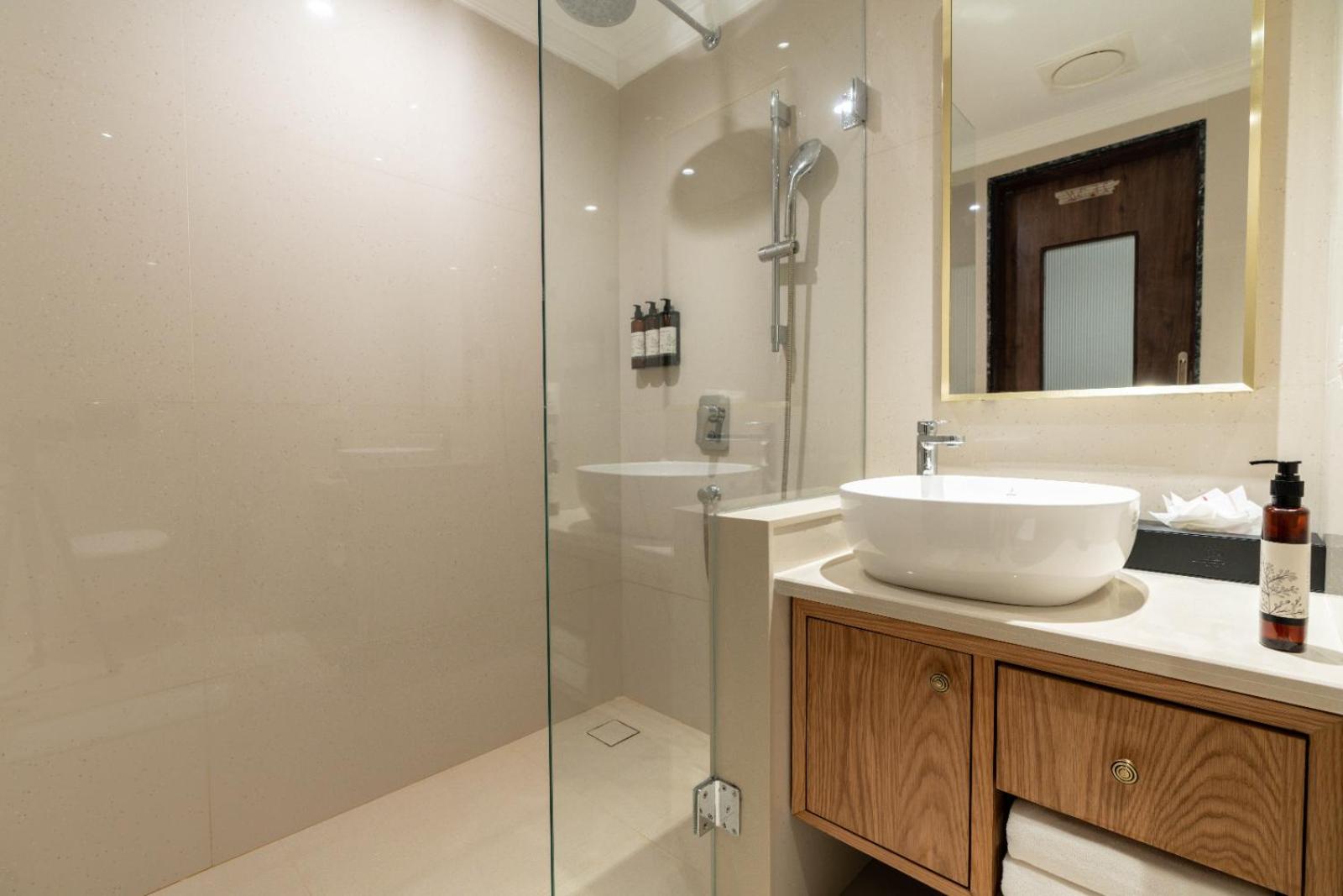 Superior Room - 1 child below 12 stays for free (upto 30 Sep 2026 check-in) + Beer on arrival + Happy Hours (6-8PM) - Photo 3