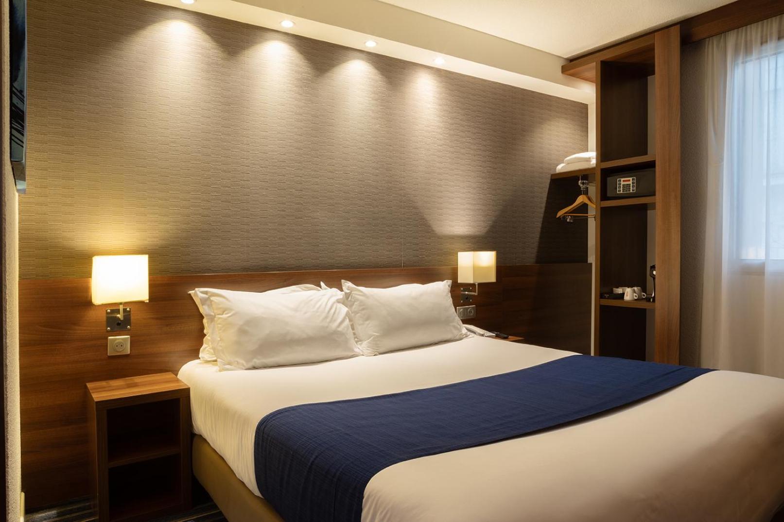 Standard Room with Free Breakfast - Photo 1