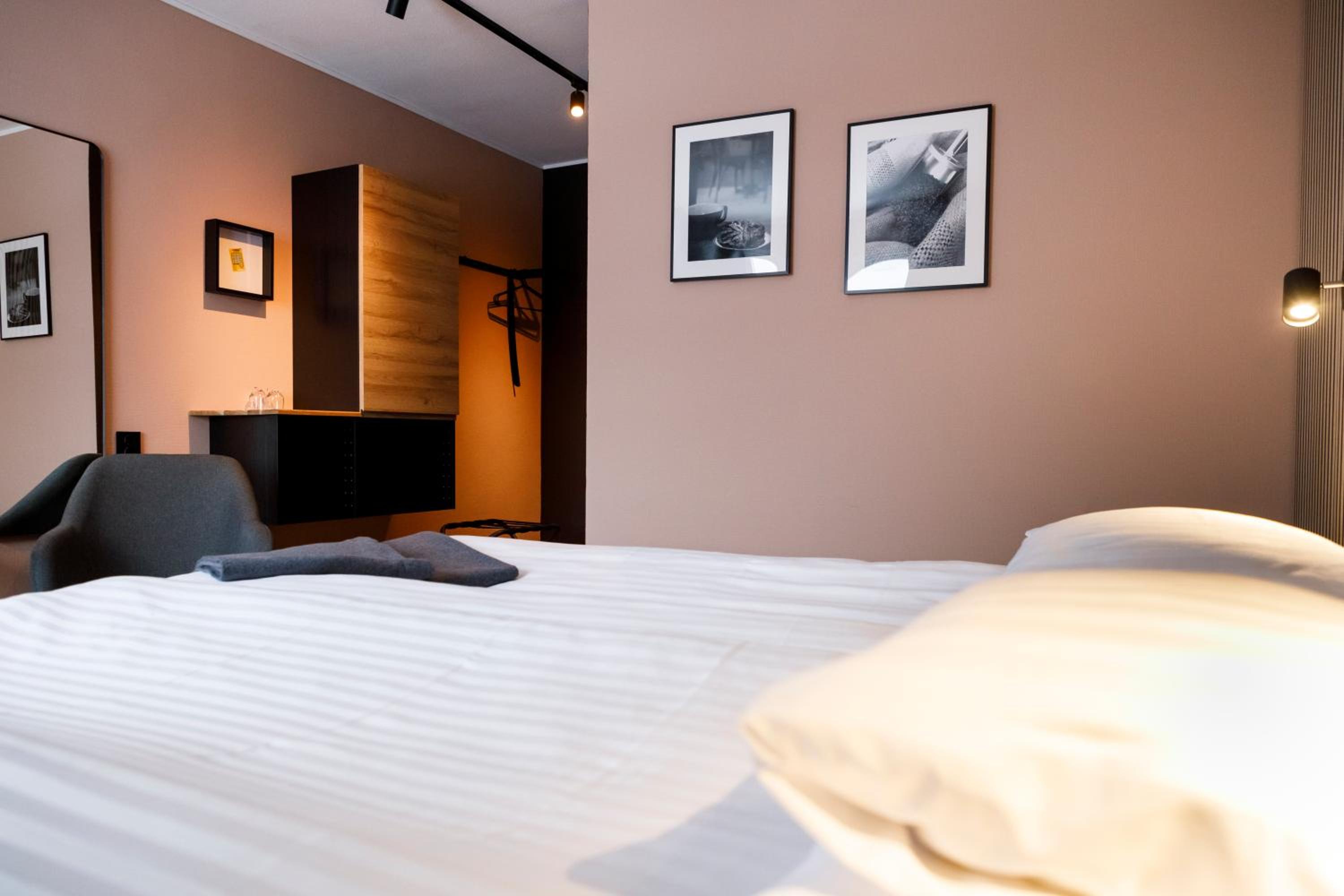 Superior Twin Room - Photo 17