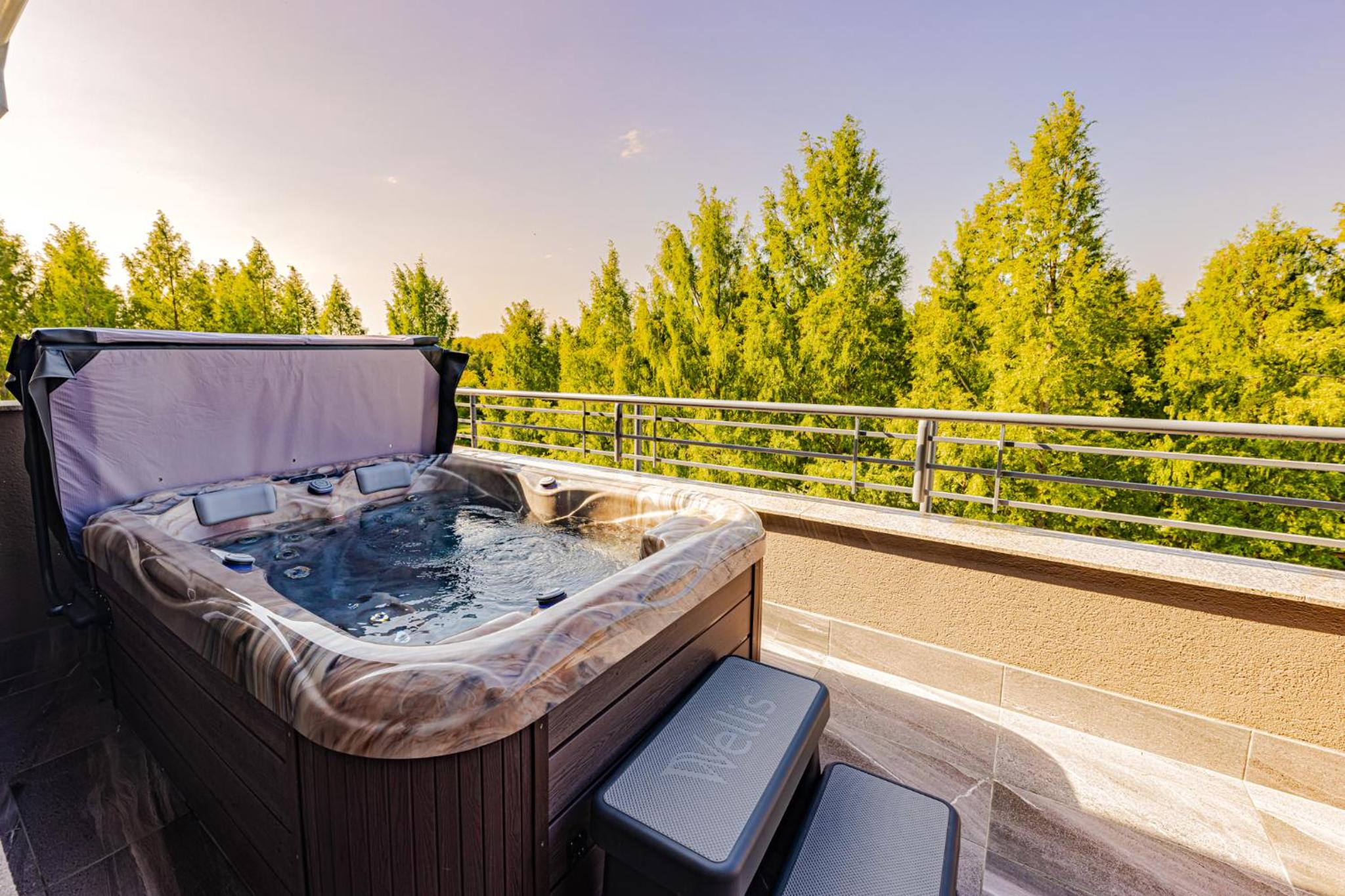 Double Room with Spa Bath - Photo 6