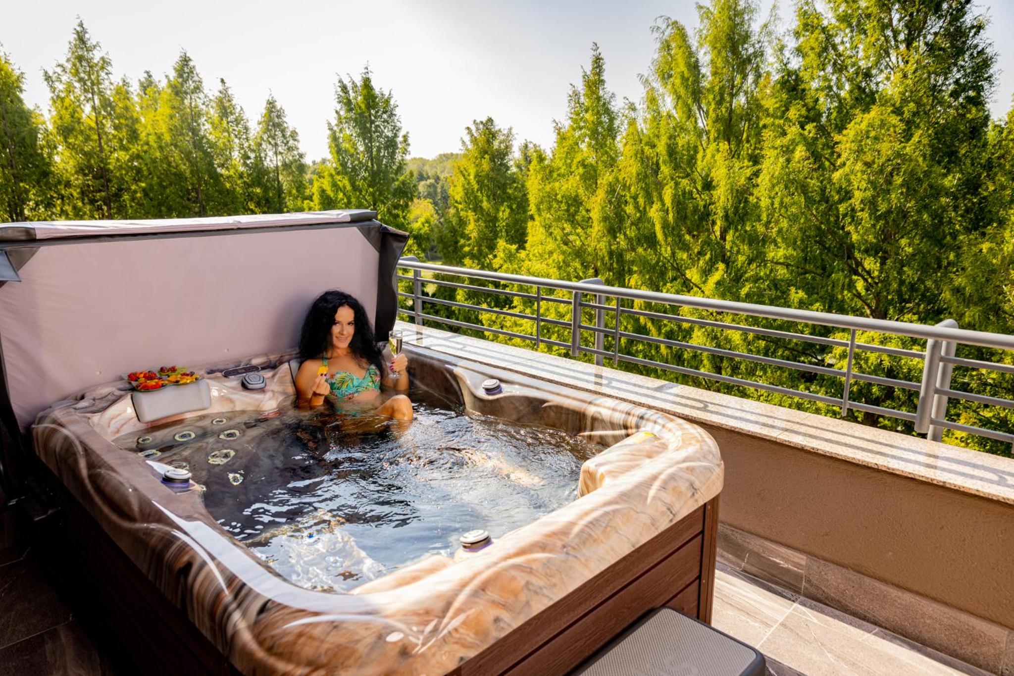 Double Room with Spa Bath - Photo 5