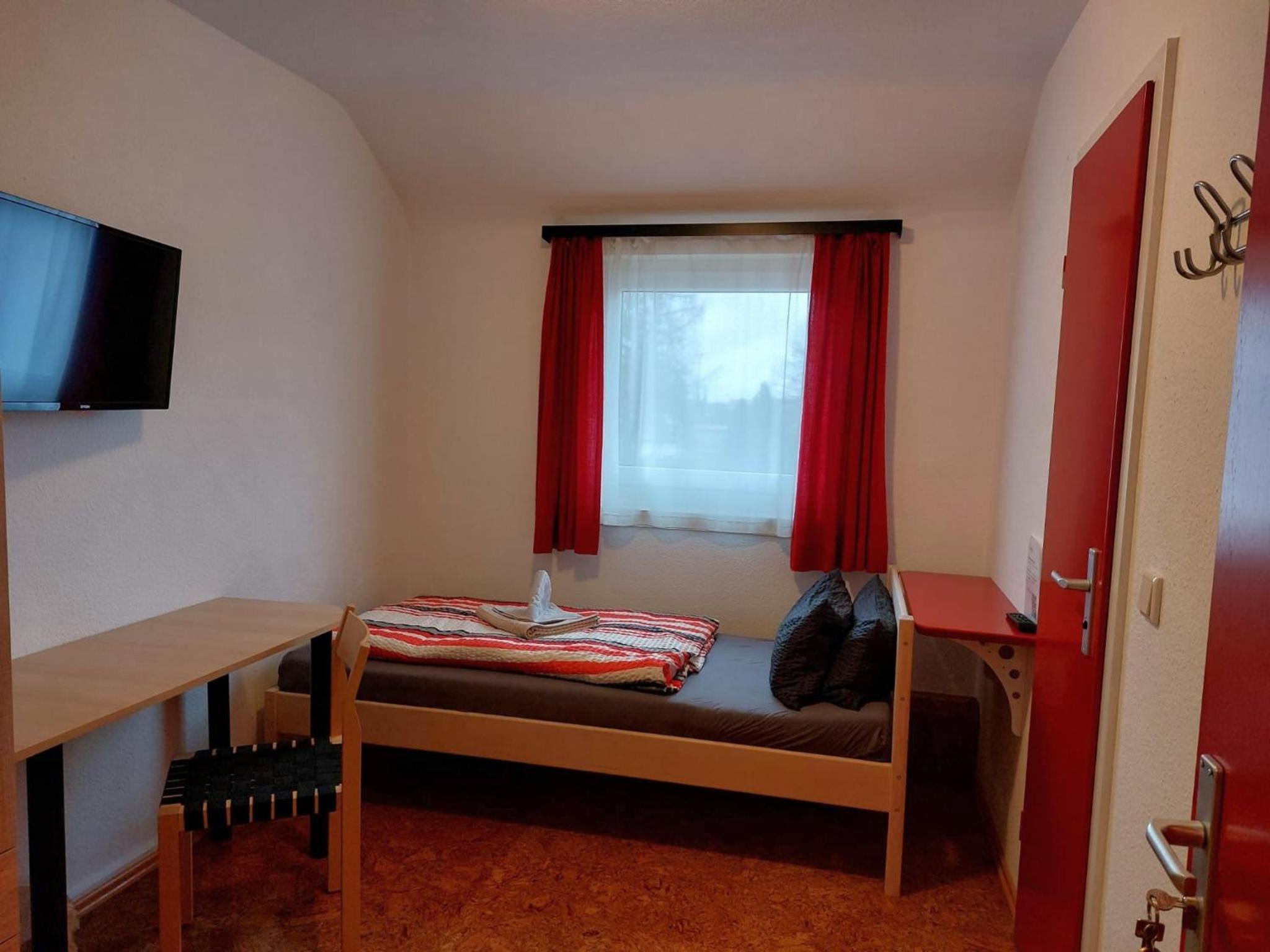 Small Single Room photo 1