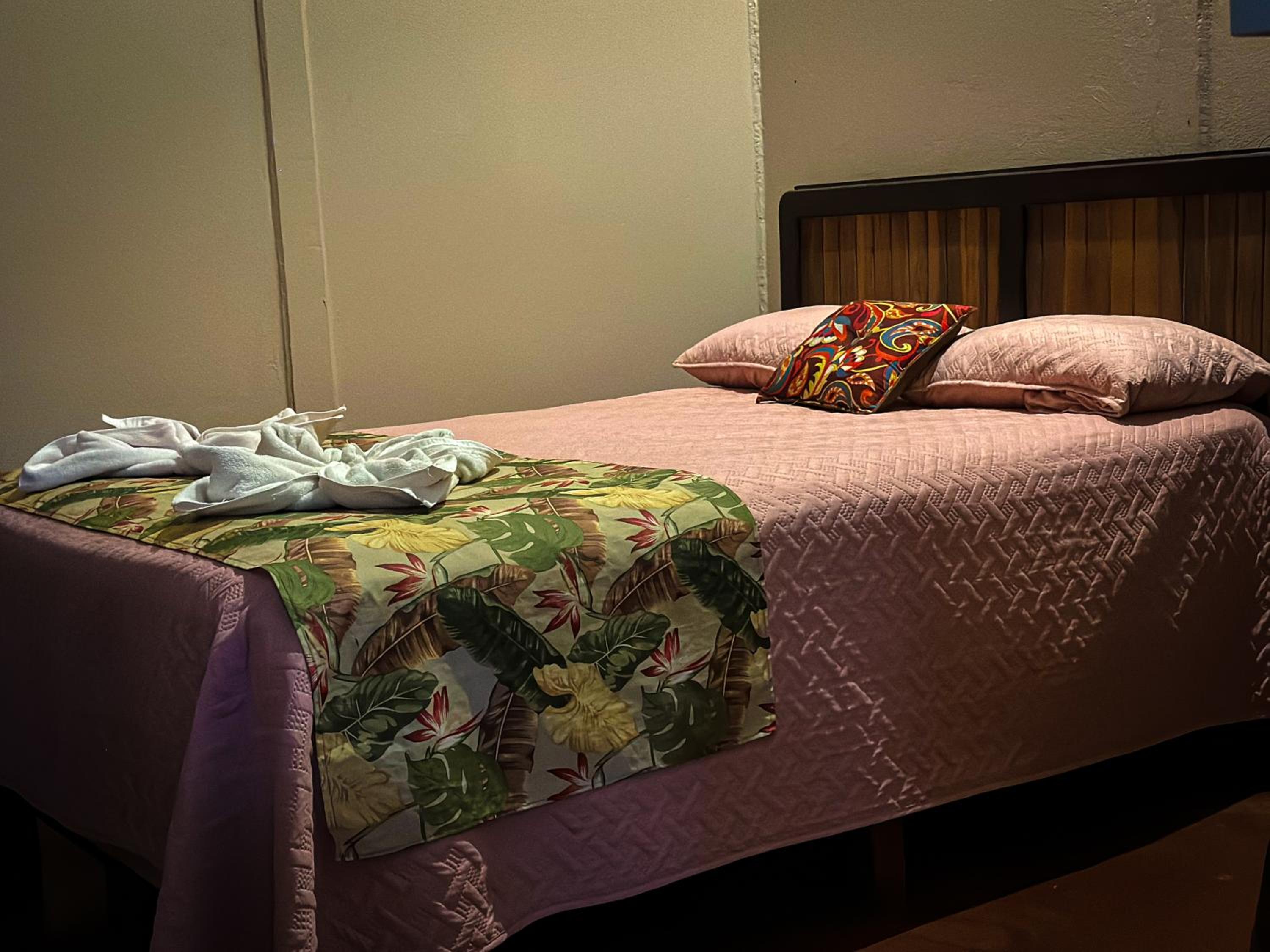 Double or Twin Room with Private Bathroom photo 3