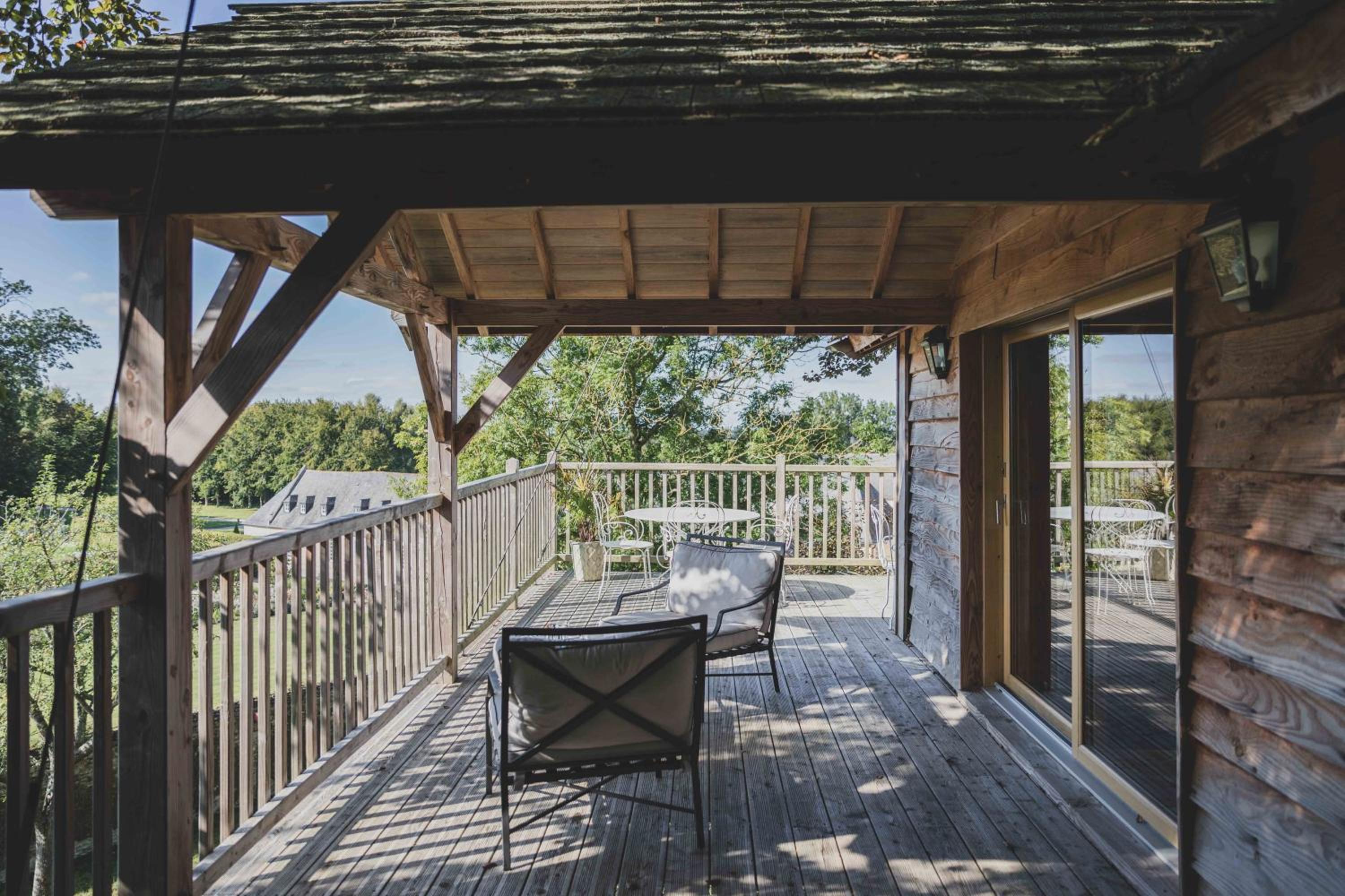 Deluxe Tree House photo 2