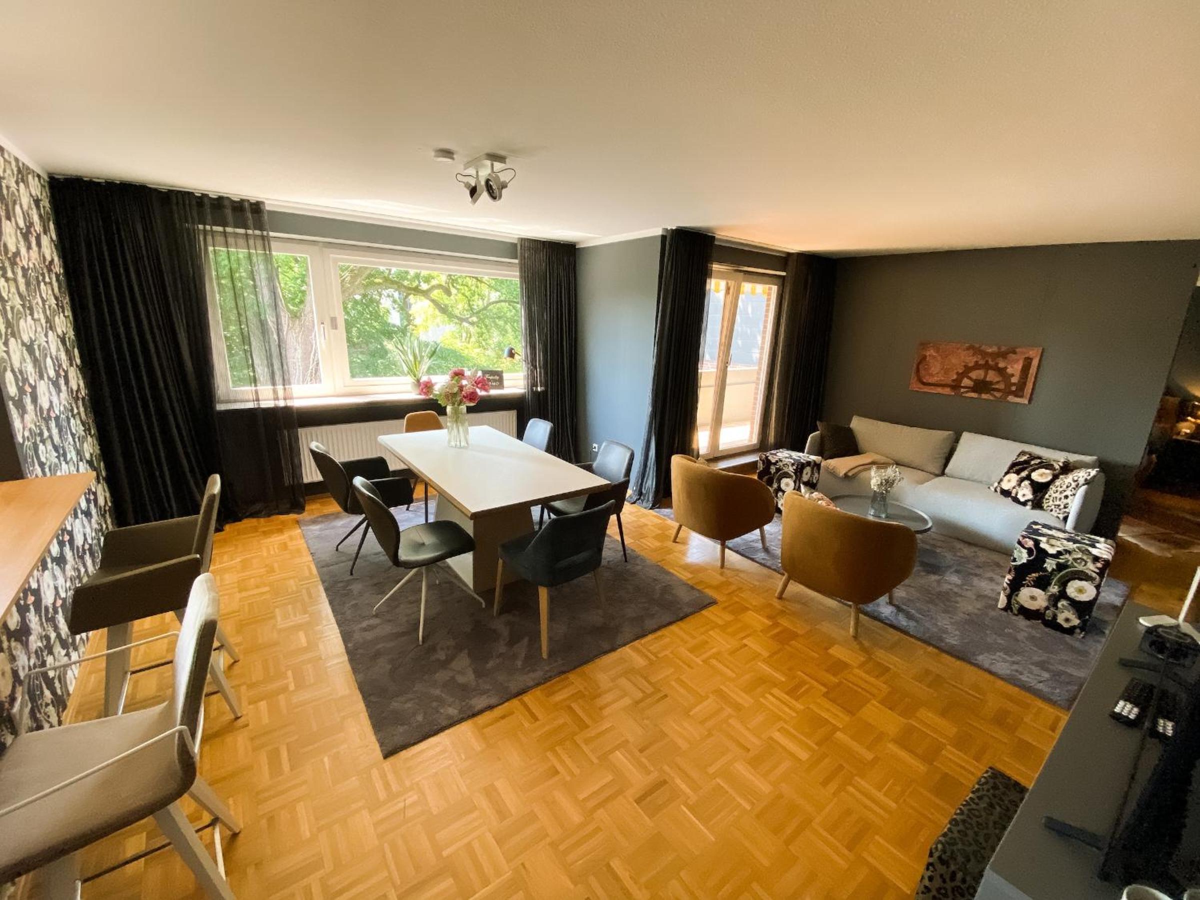 Apartment With Balcony photo 2