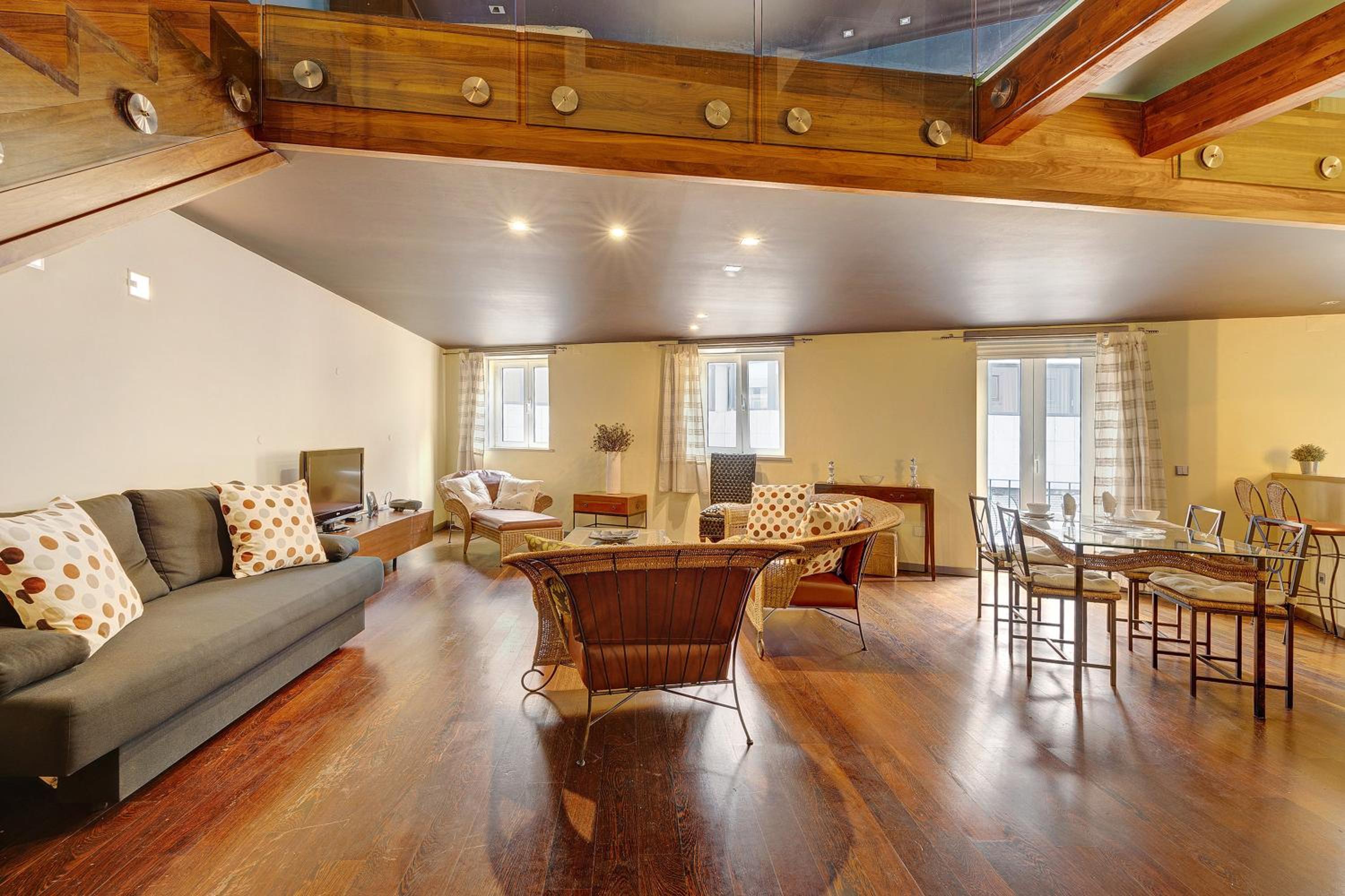 Superior Apartment with City View