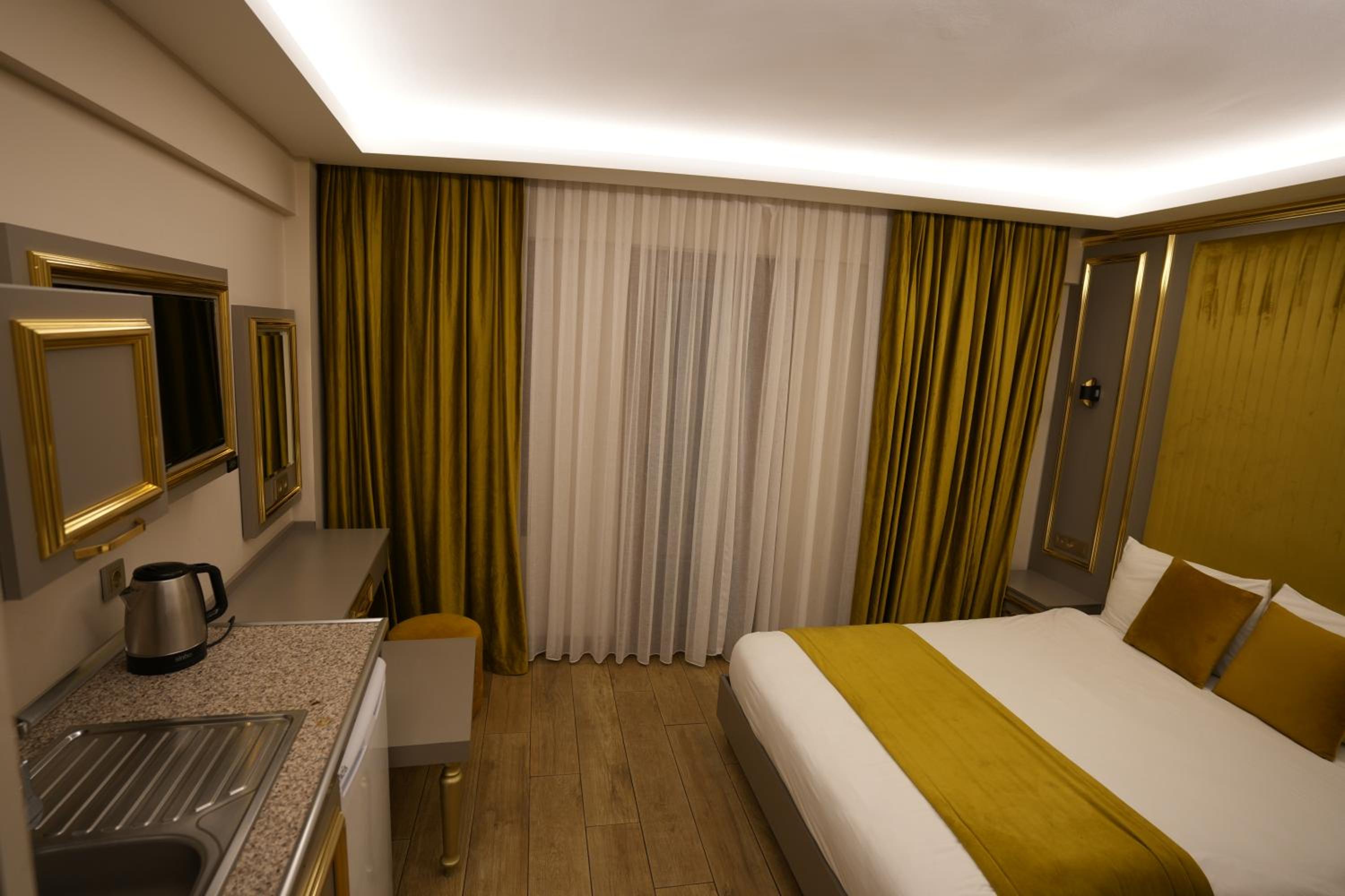 Deluxe Double Room photo 2