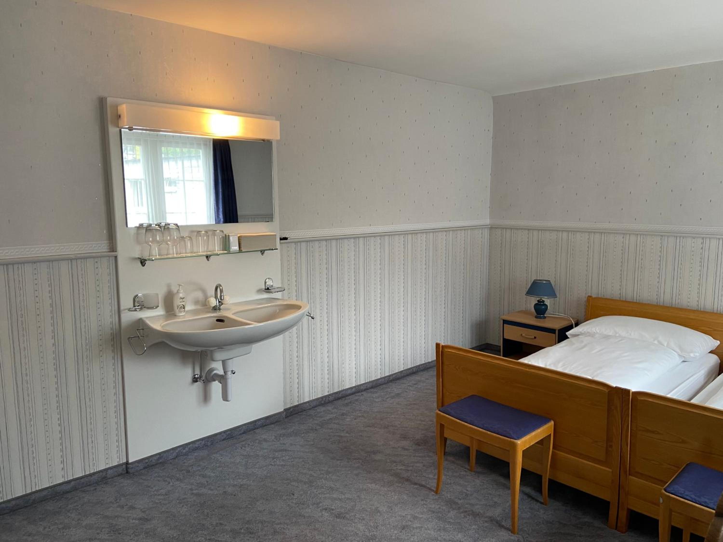 Large Double Room photo 2